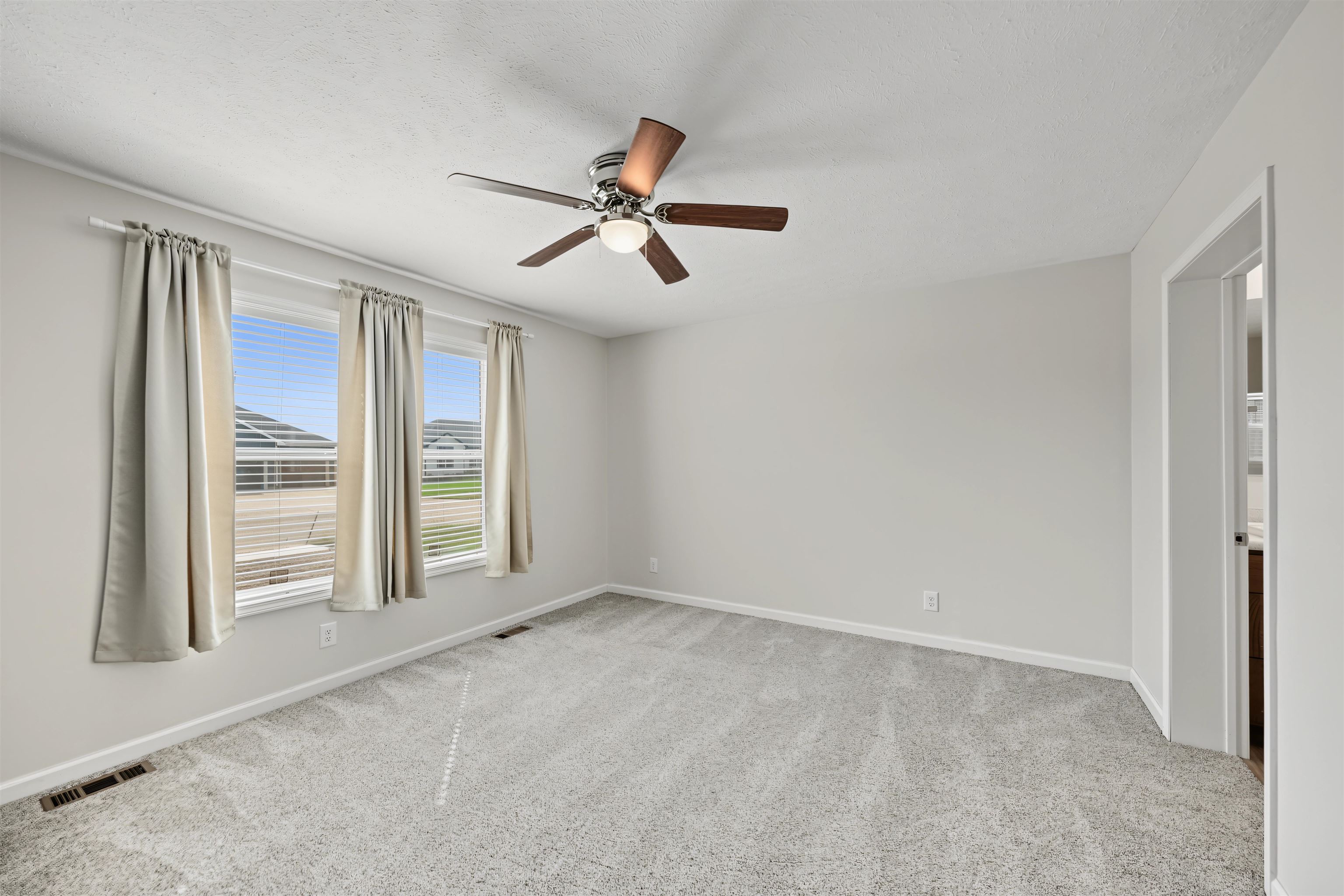 125 S Lindblad Dr. Property Photo 22