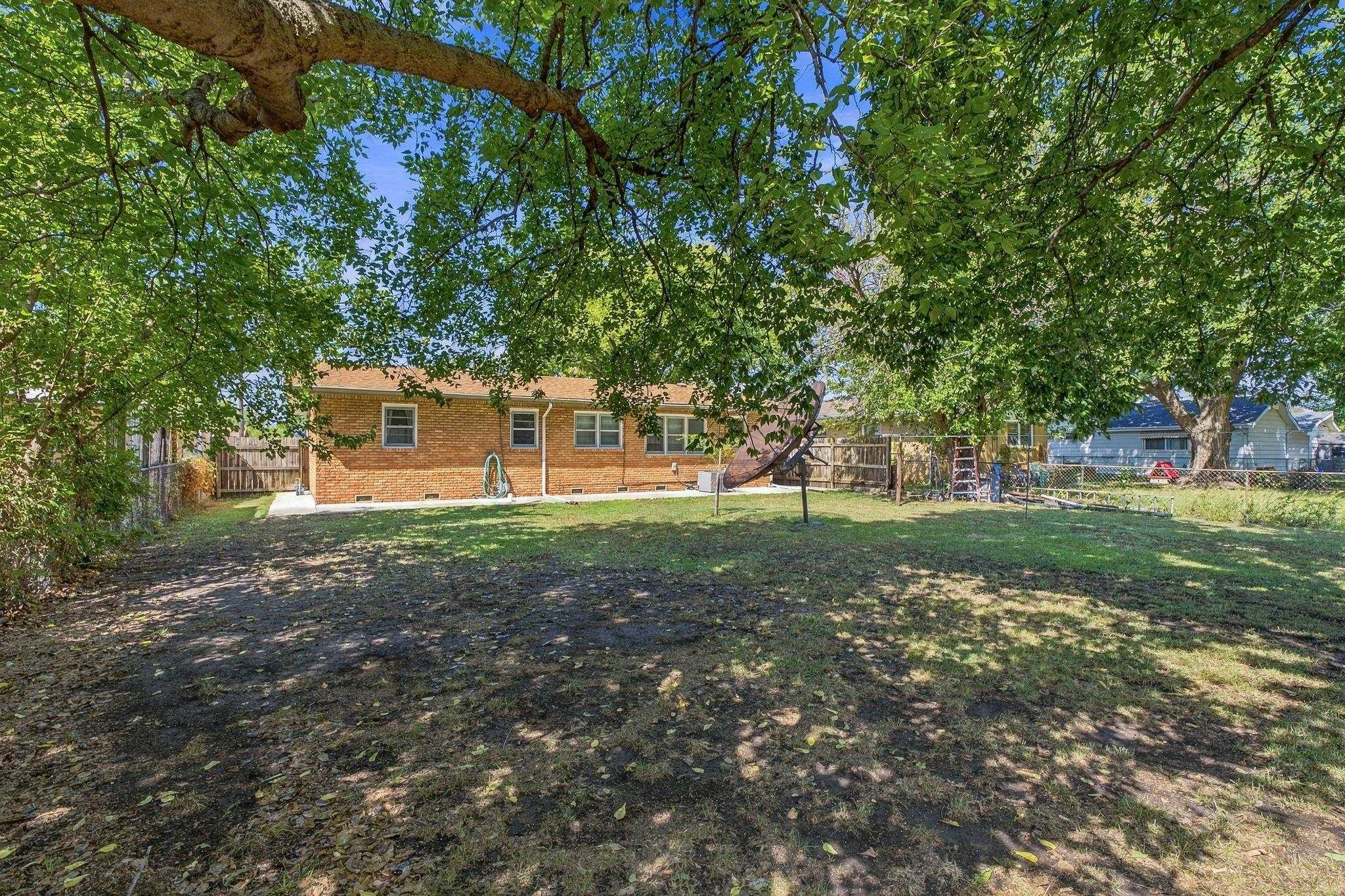 2916 S Bennett Property Photo 17