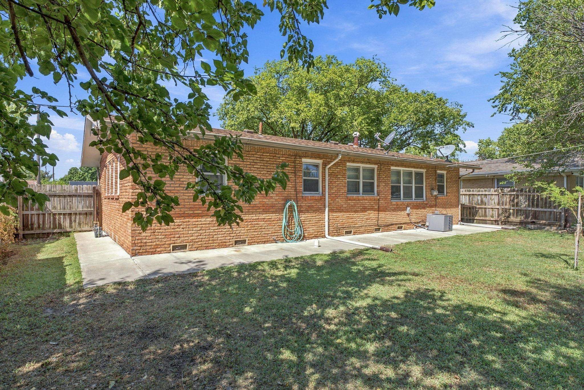 2916 S Bennett Property Photo 19