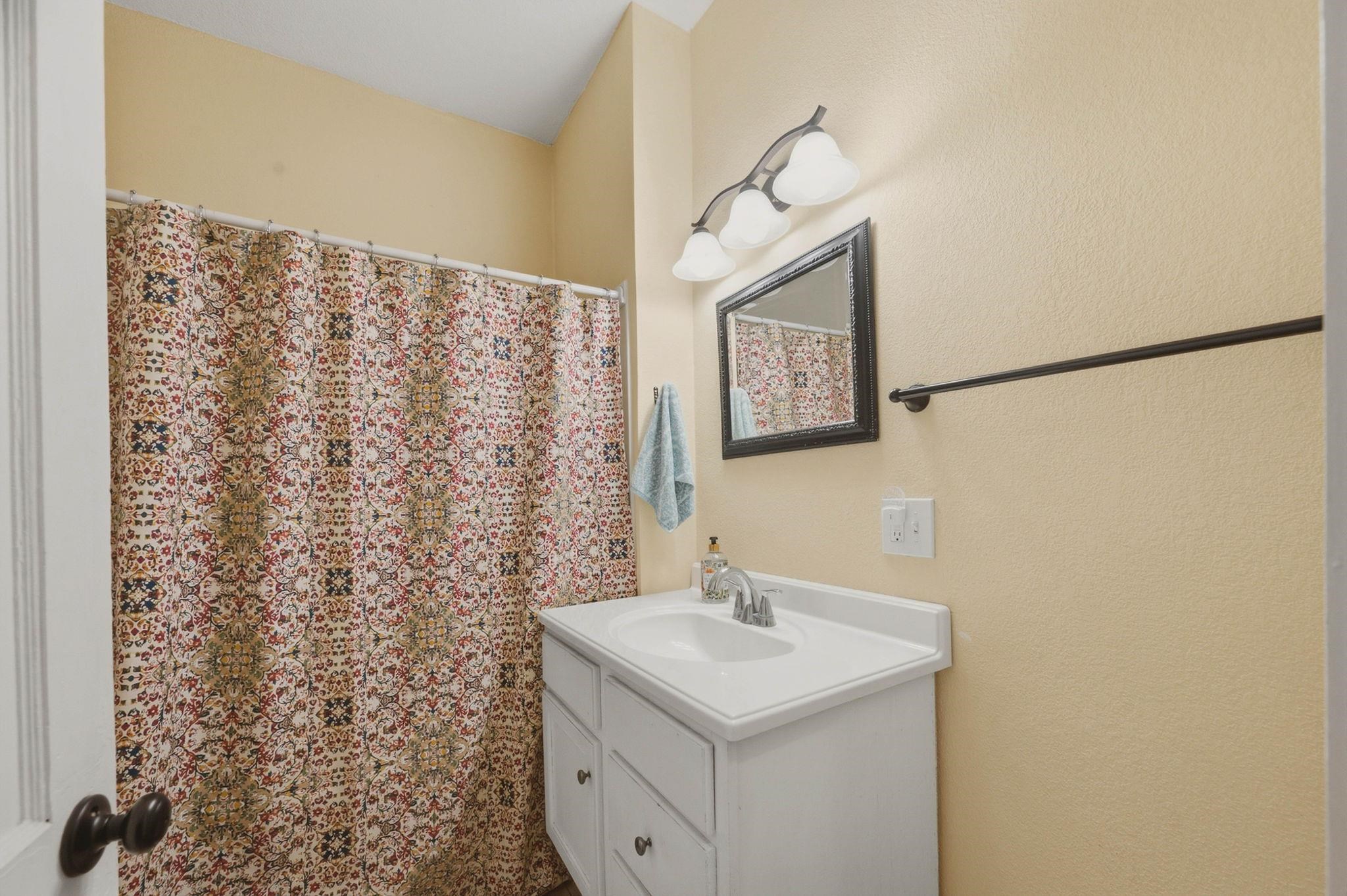 202 N Vine Property Photo 9