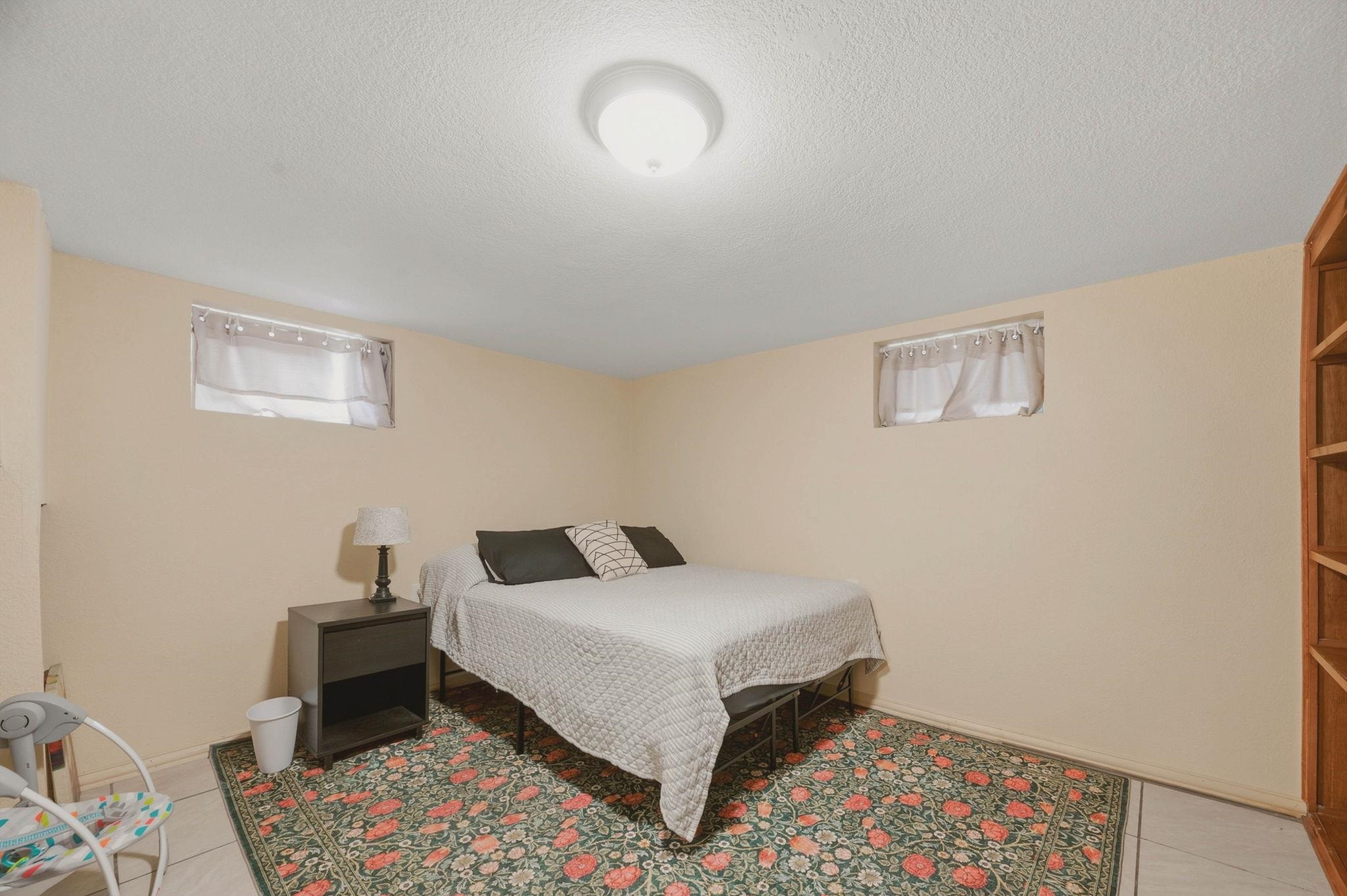 202 N Vine Property Photo 13