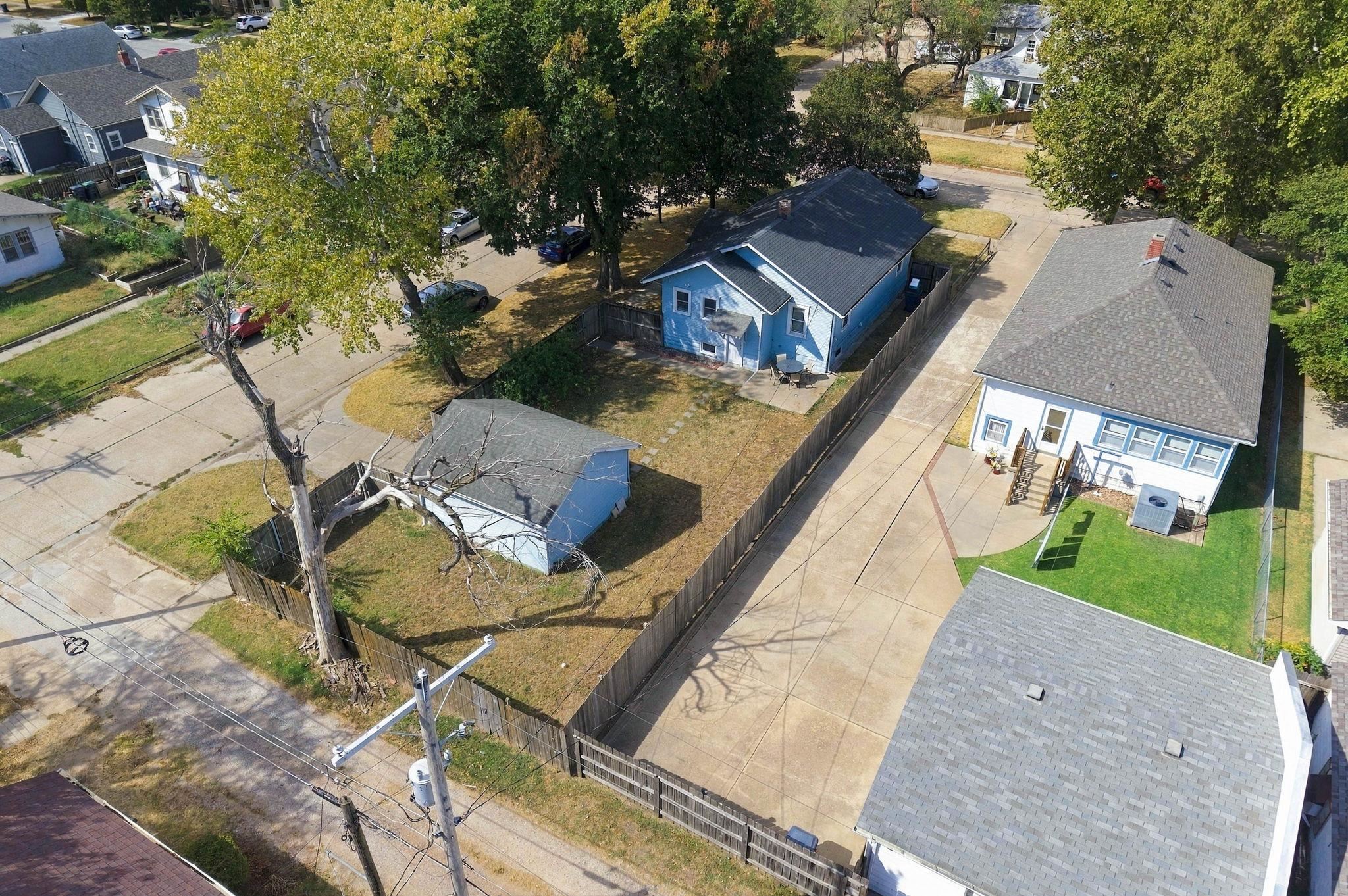 202 N Vine Property Photo 16