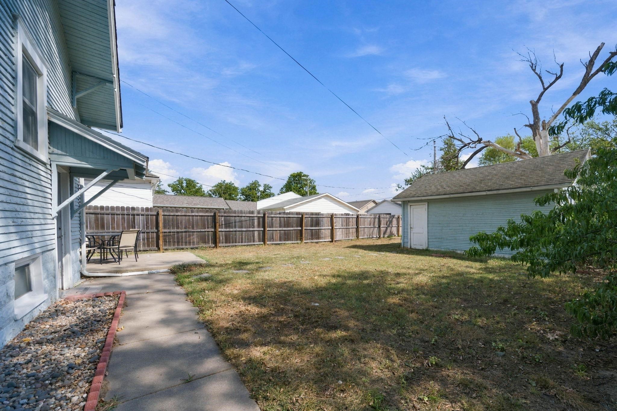 202 N Vine Property Photo 17