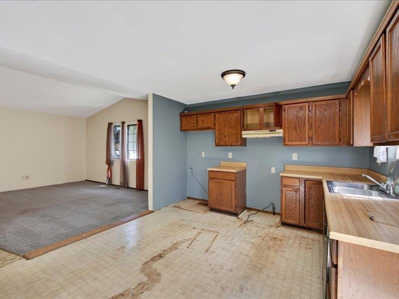 319 W Tomahawk St Property Photo 5