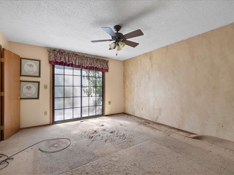 319 W Tomahawk St Property Photo 8