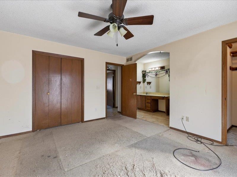 319 W Tomahawk St Property Photo 9