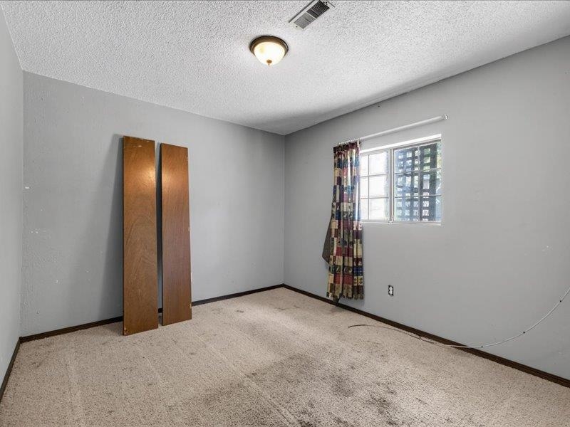 319 W Tomahawk St Property Photo 14