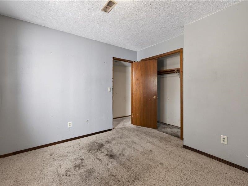 319 W Tomahawk St Property Photo 15