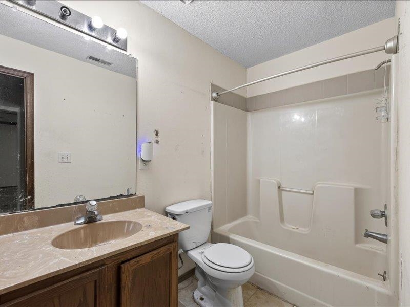 319 W Tomahawk St Property Photo 16