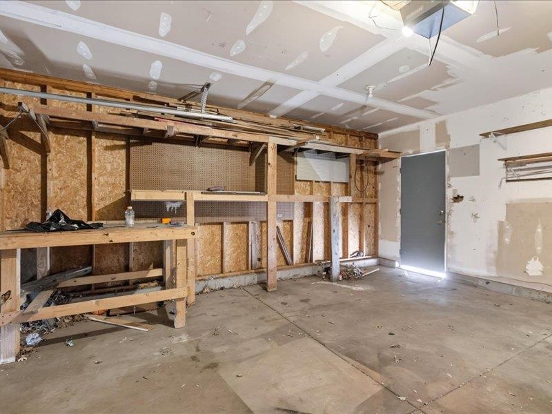 319 W Tomahawk St Property Photo 18