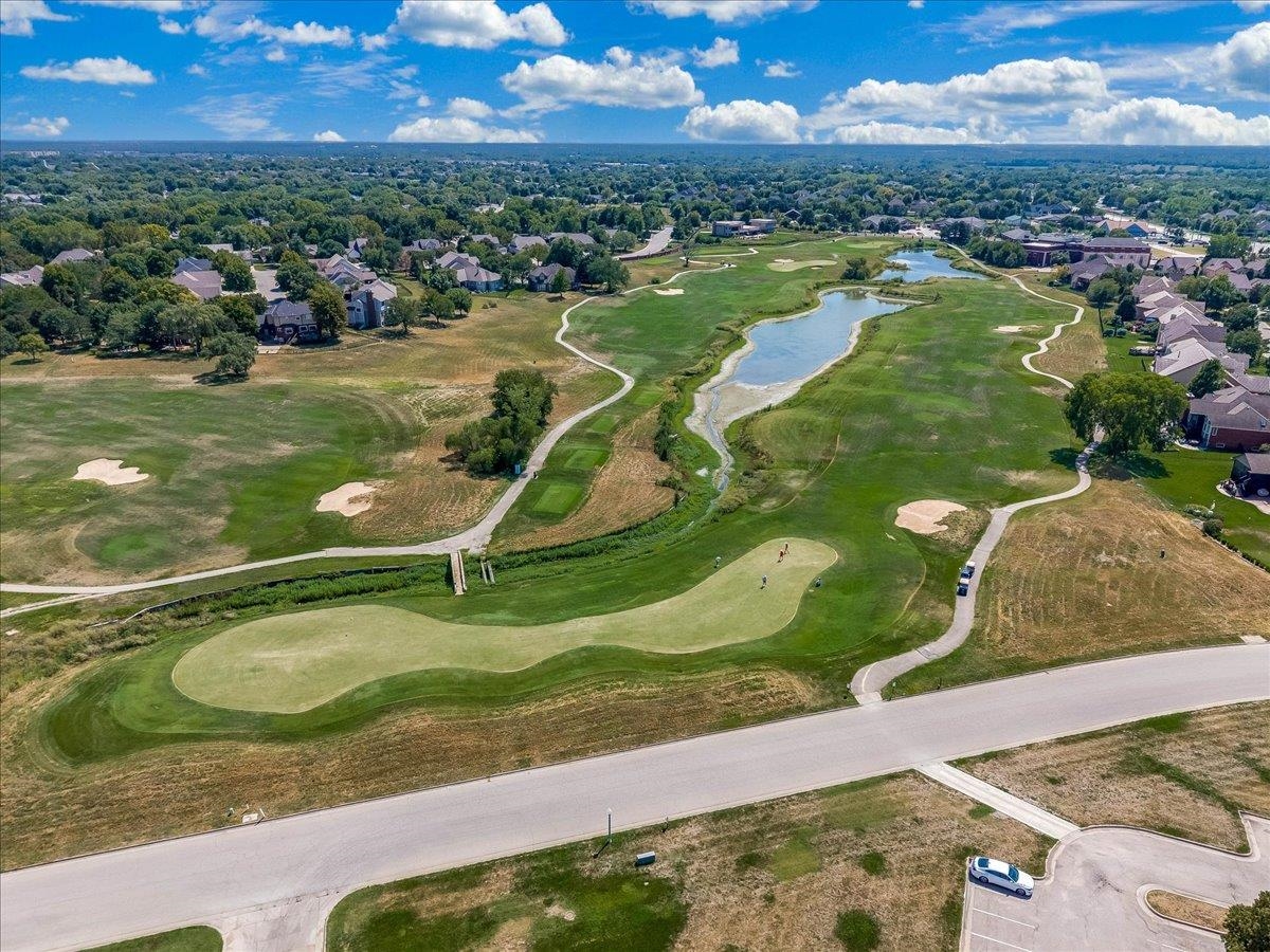 607 18th Fairway Property Photo 36