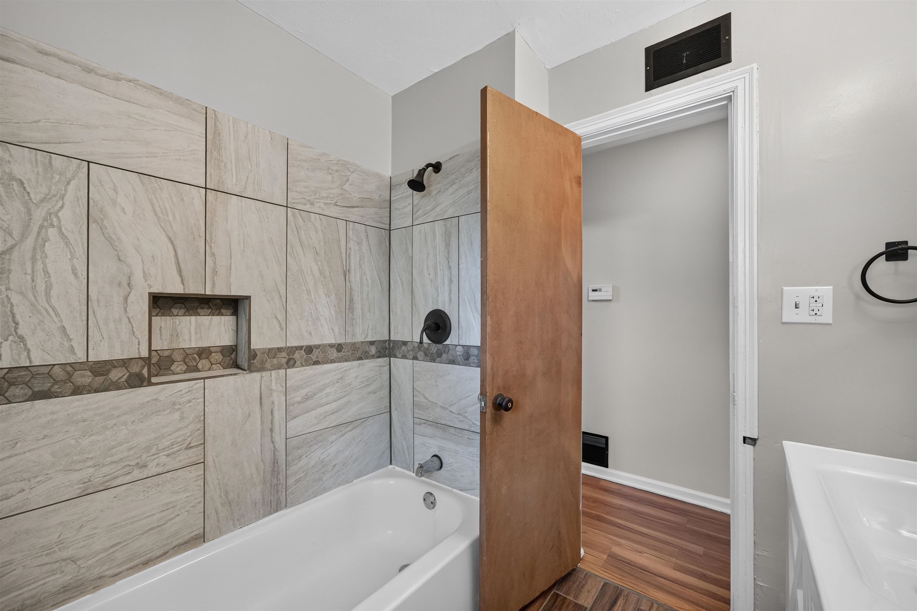 850 N Chautauqua Ave Property Photo 14