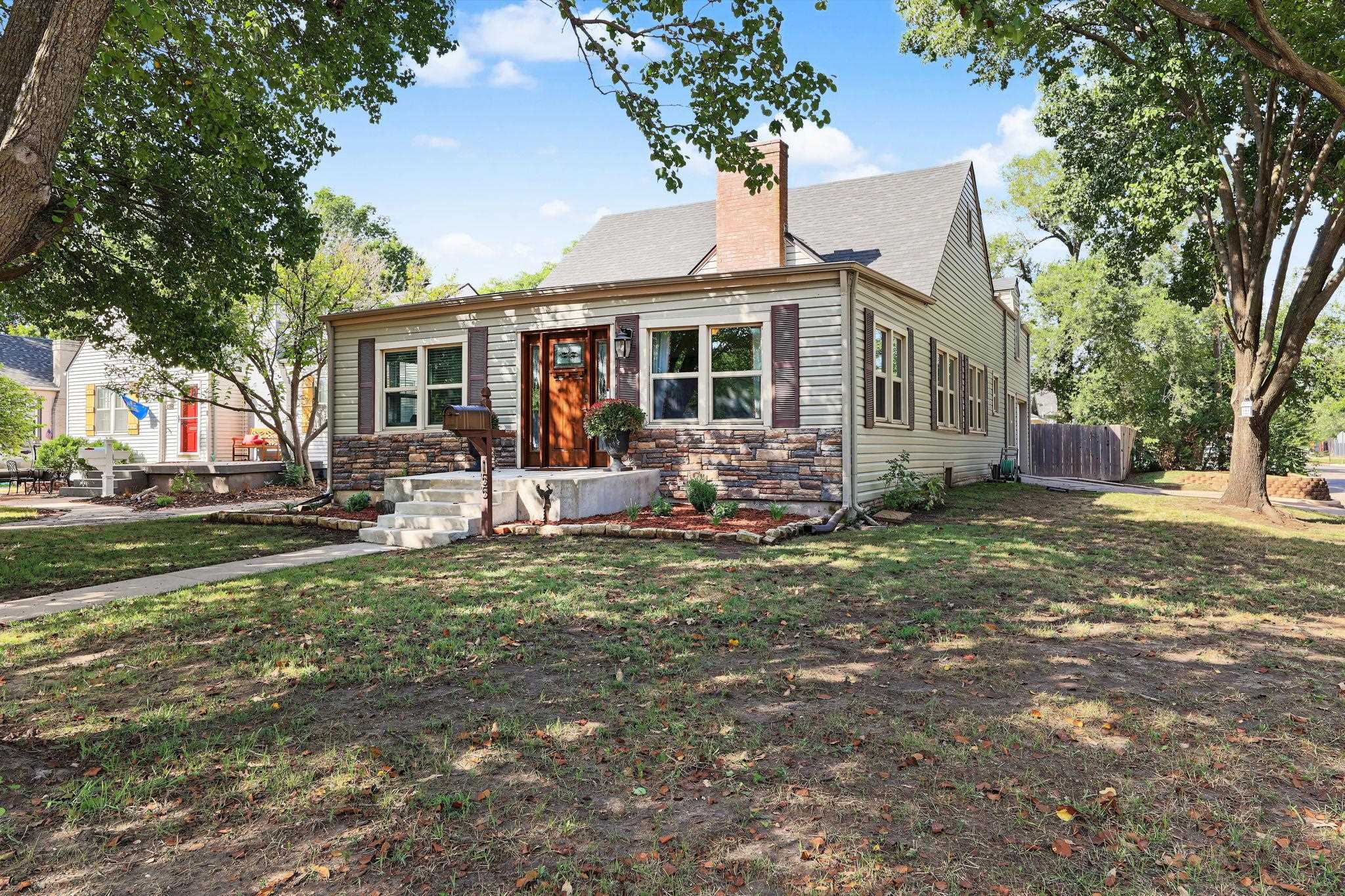 155 N Bleckley Property Photo 4