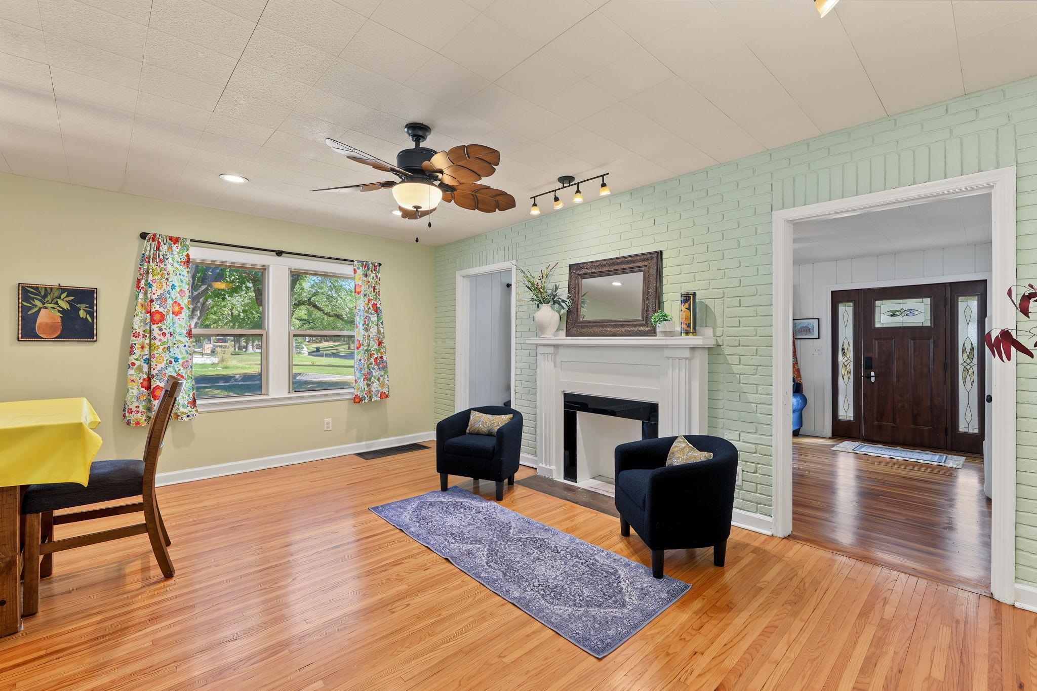 155 N Bleckley Property Photo 10