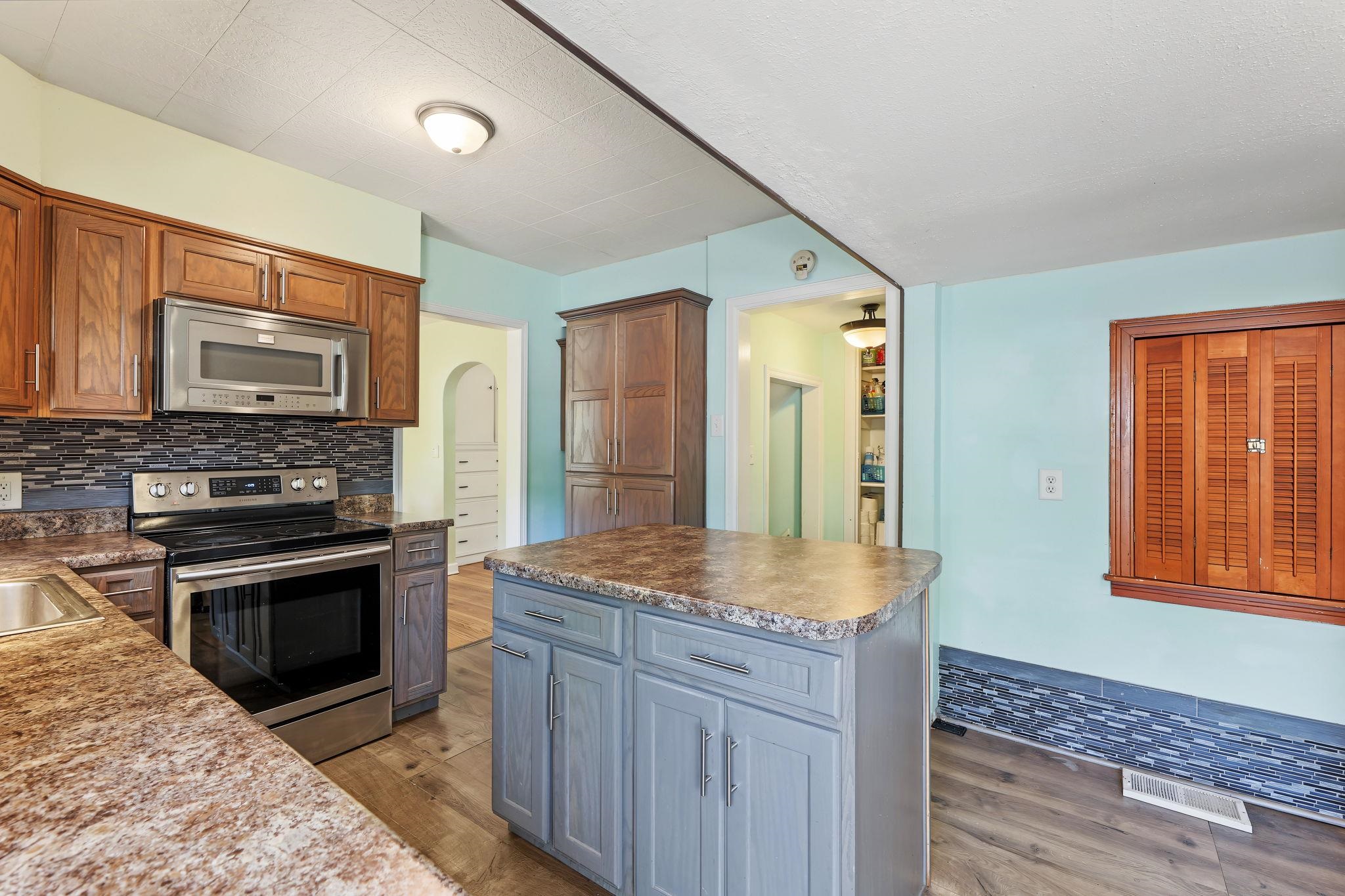 155 N Bleckley Property Photo 18