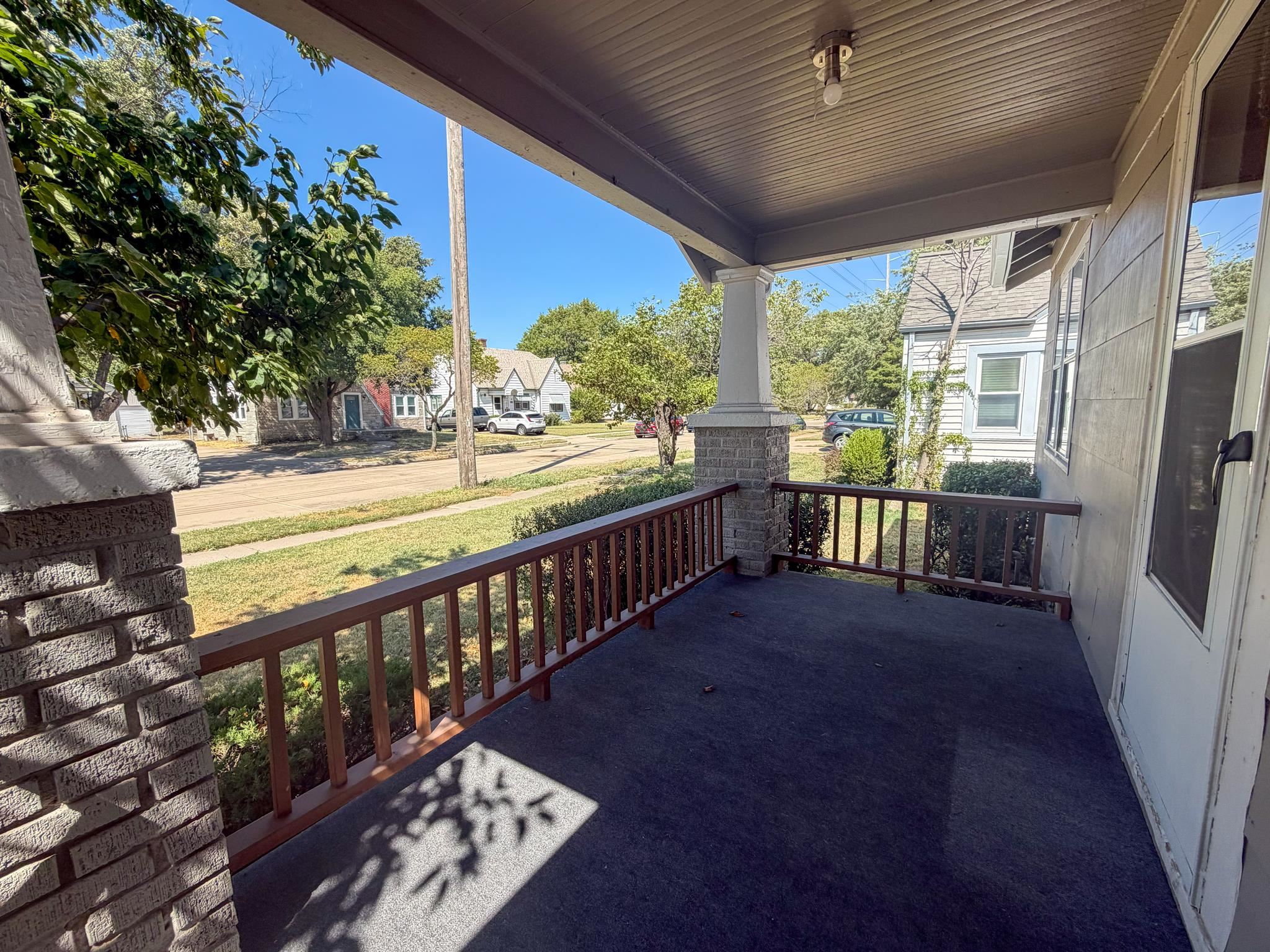 810 S Madison Ave Property Photo 2
