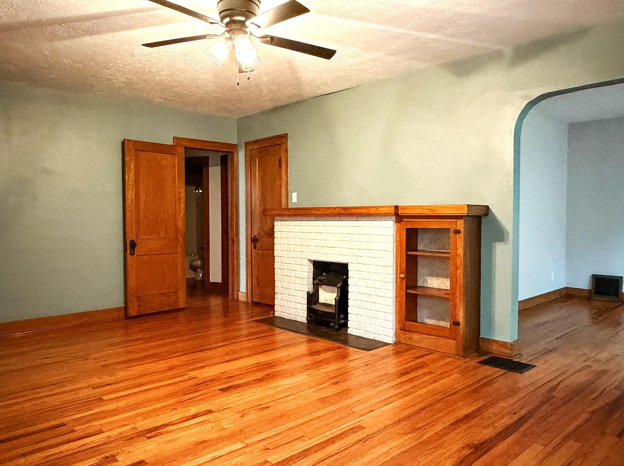 810 S Madison Ave Property Photo 5
