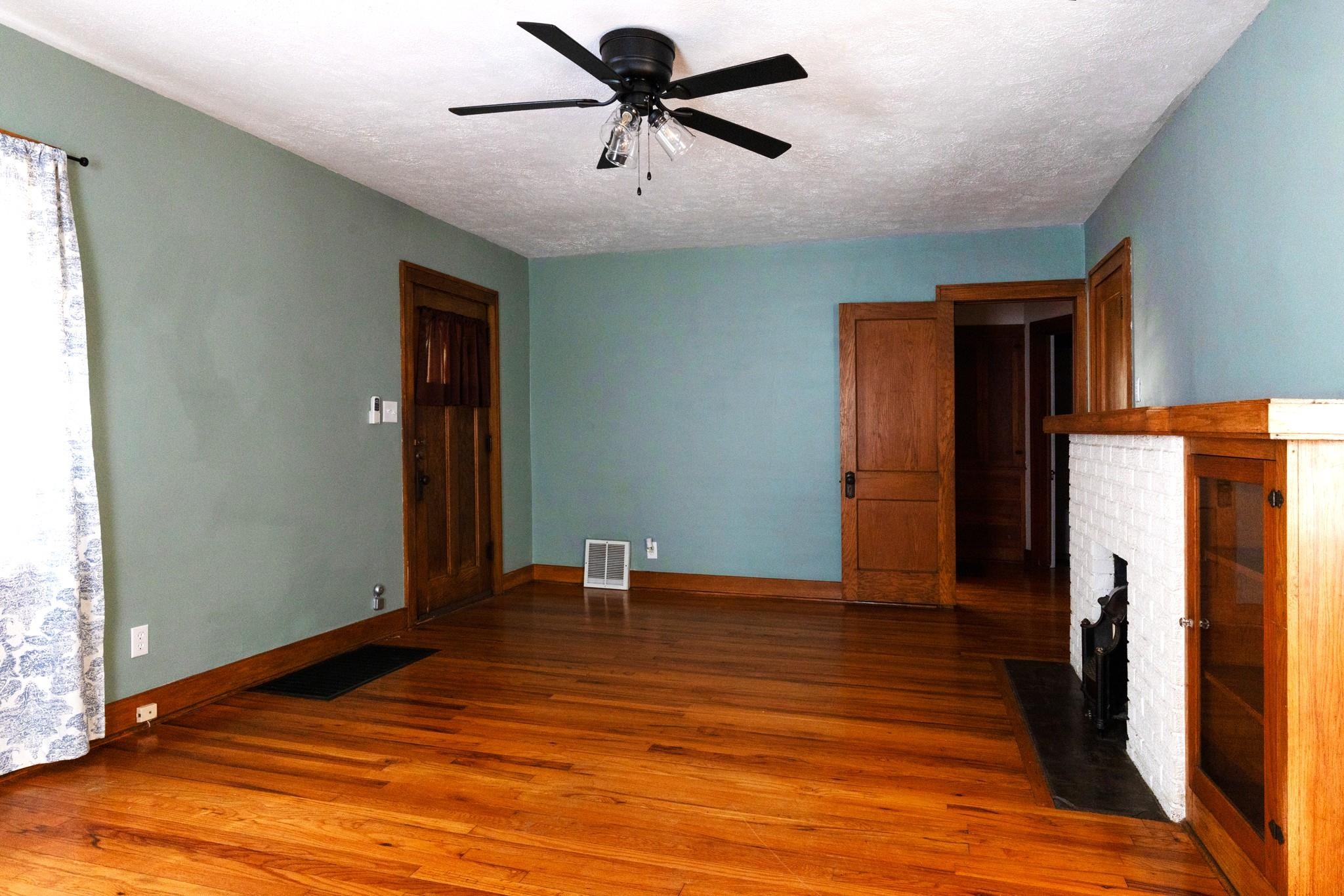 810 S Madison Ave Property Photo 6