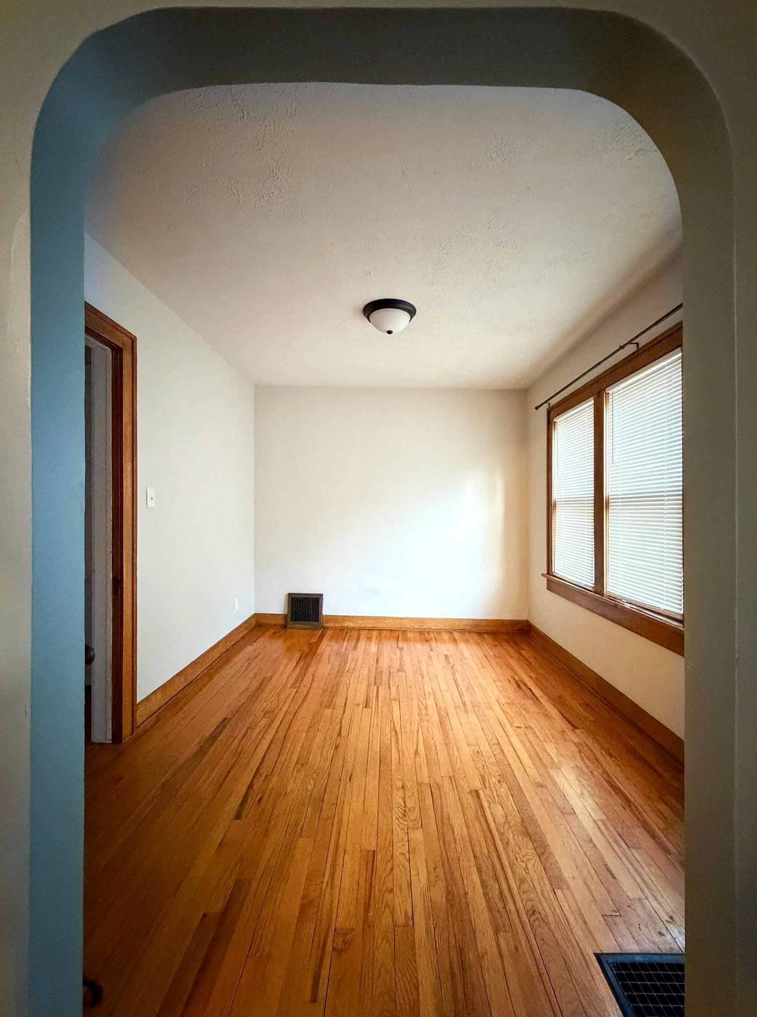 810 S Madison Ave Property Photo 7