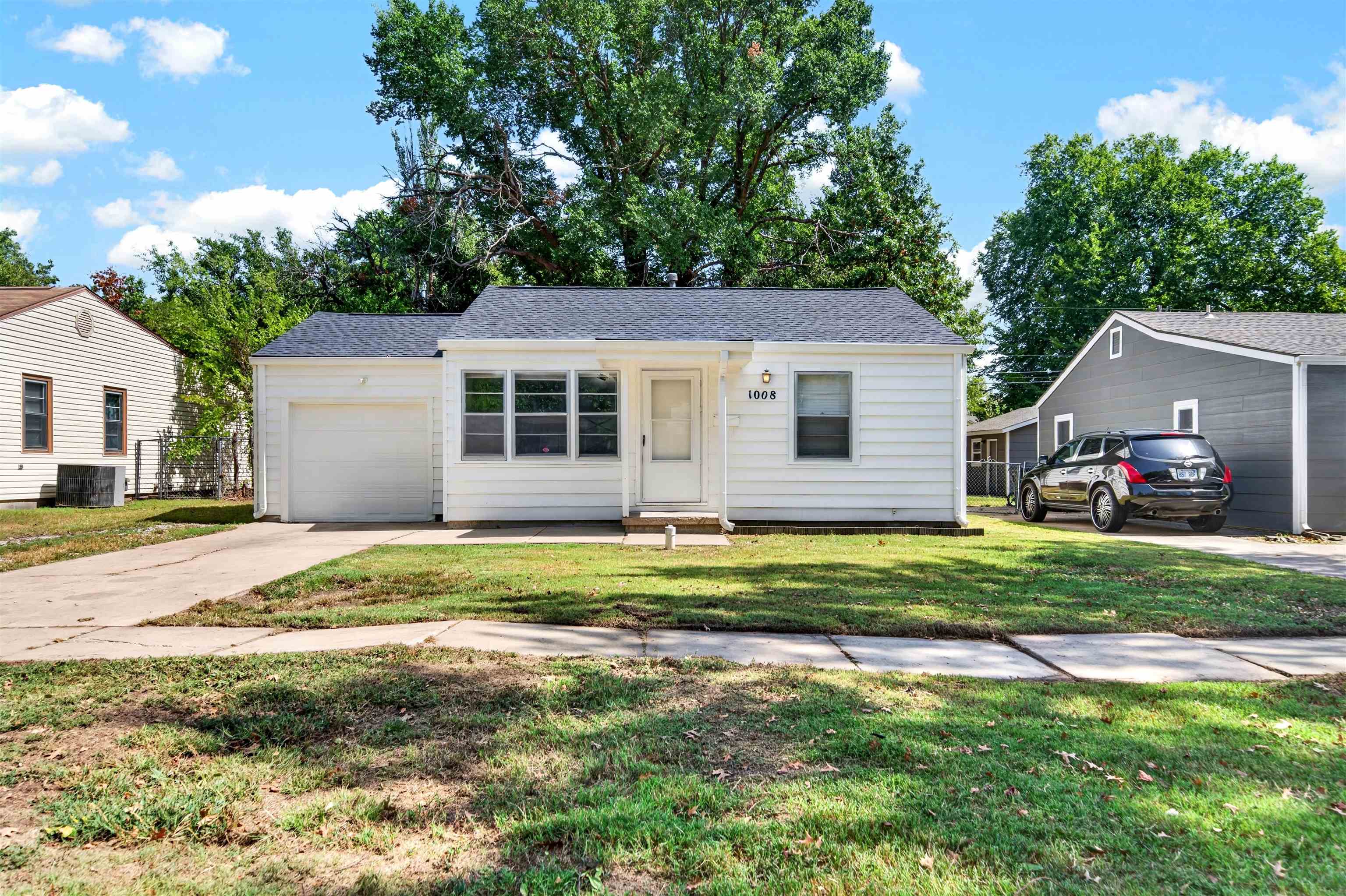 1008 Waverly St Property Photo 1