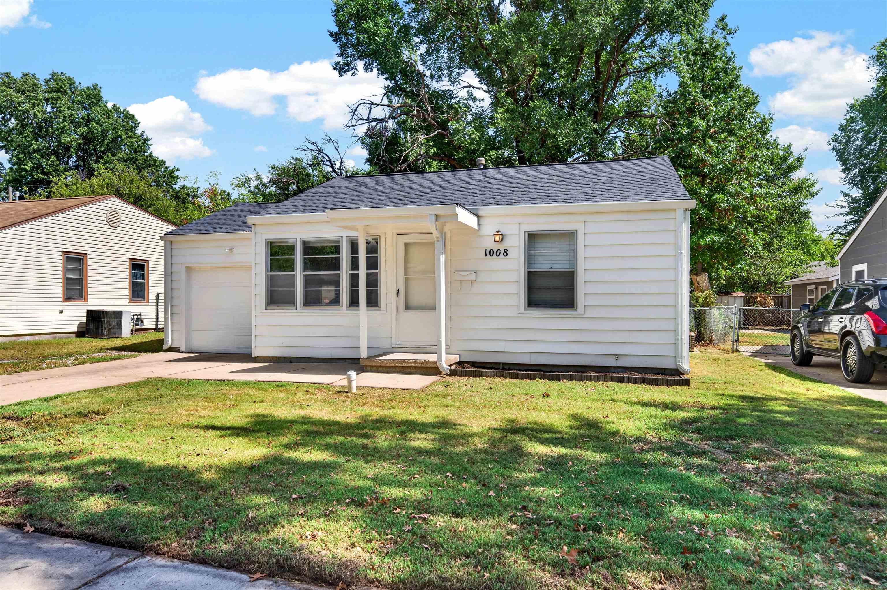 1008 Waverly St Property Photo 2