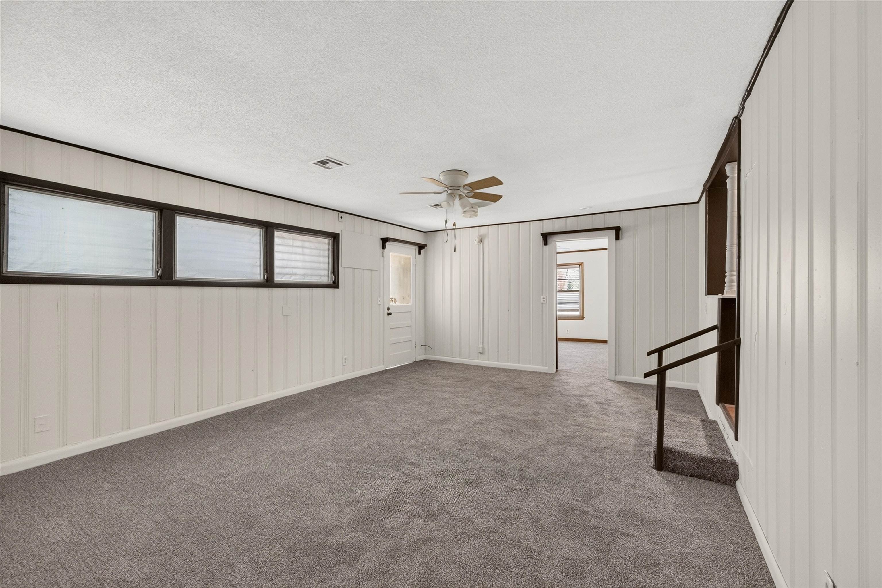 1008 Waverly St Property Photo 12