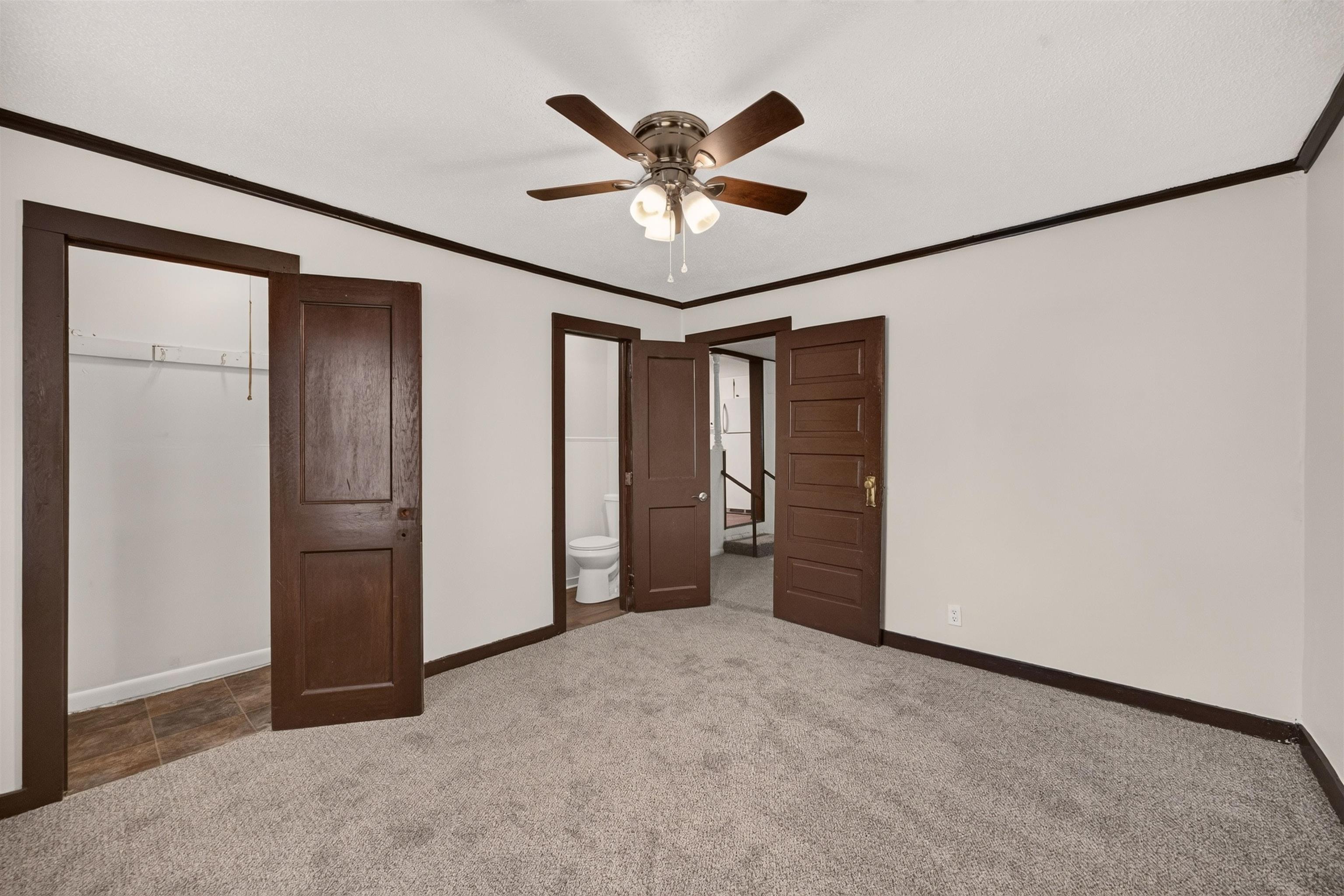 1008 Waverly St Property Photo 16