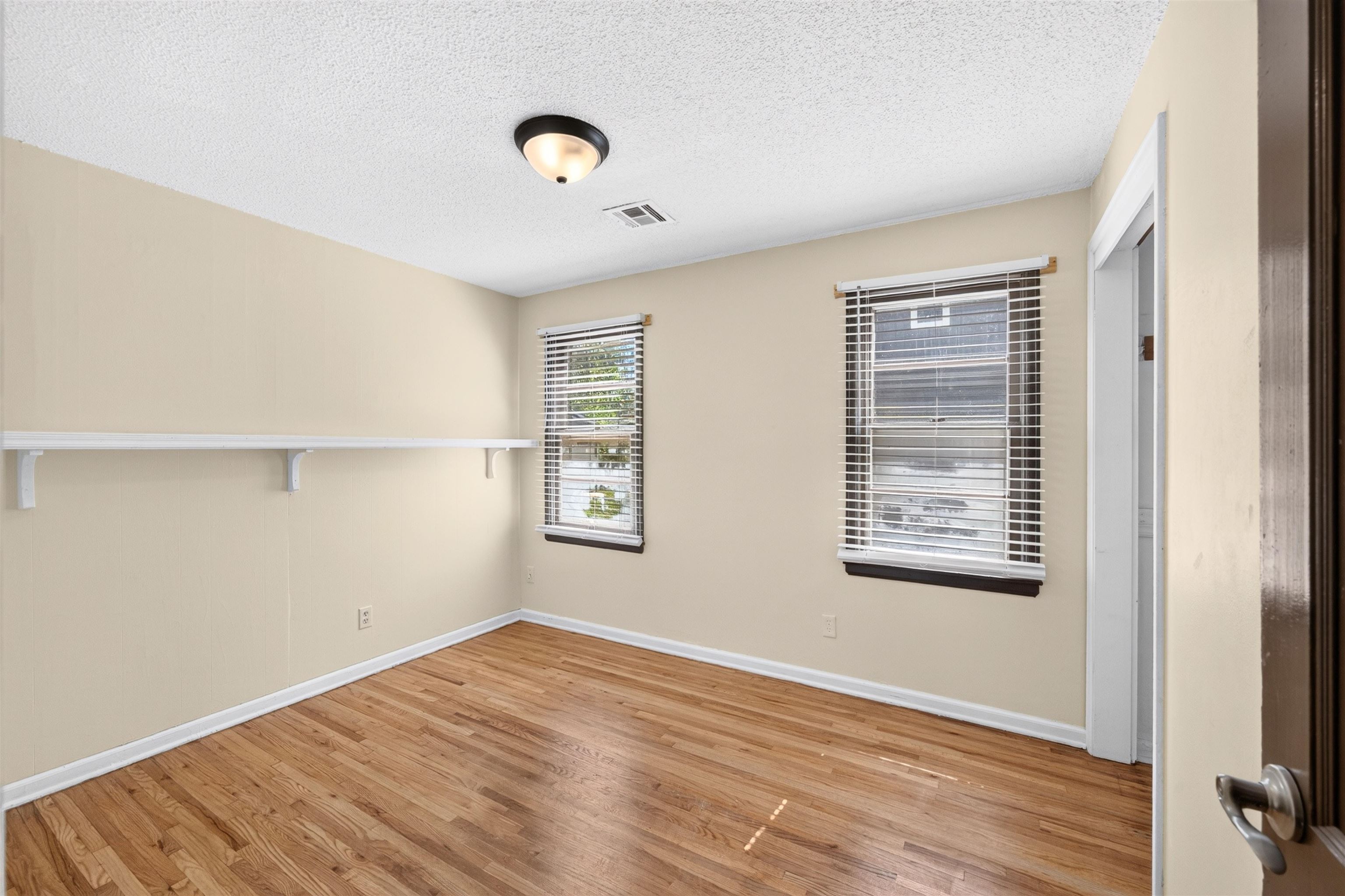 1008 Waverly St Property Photo 20