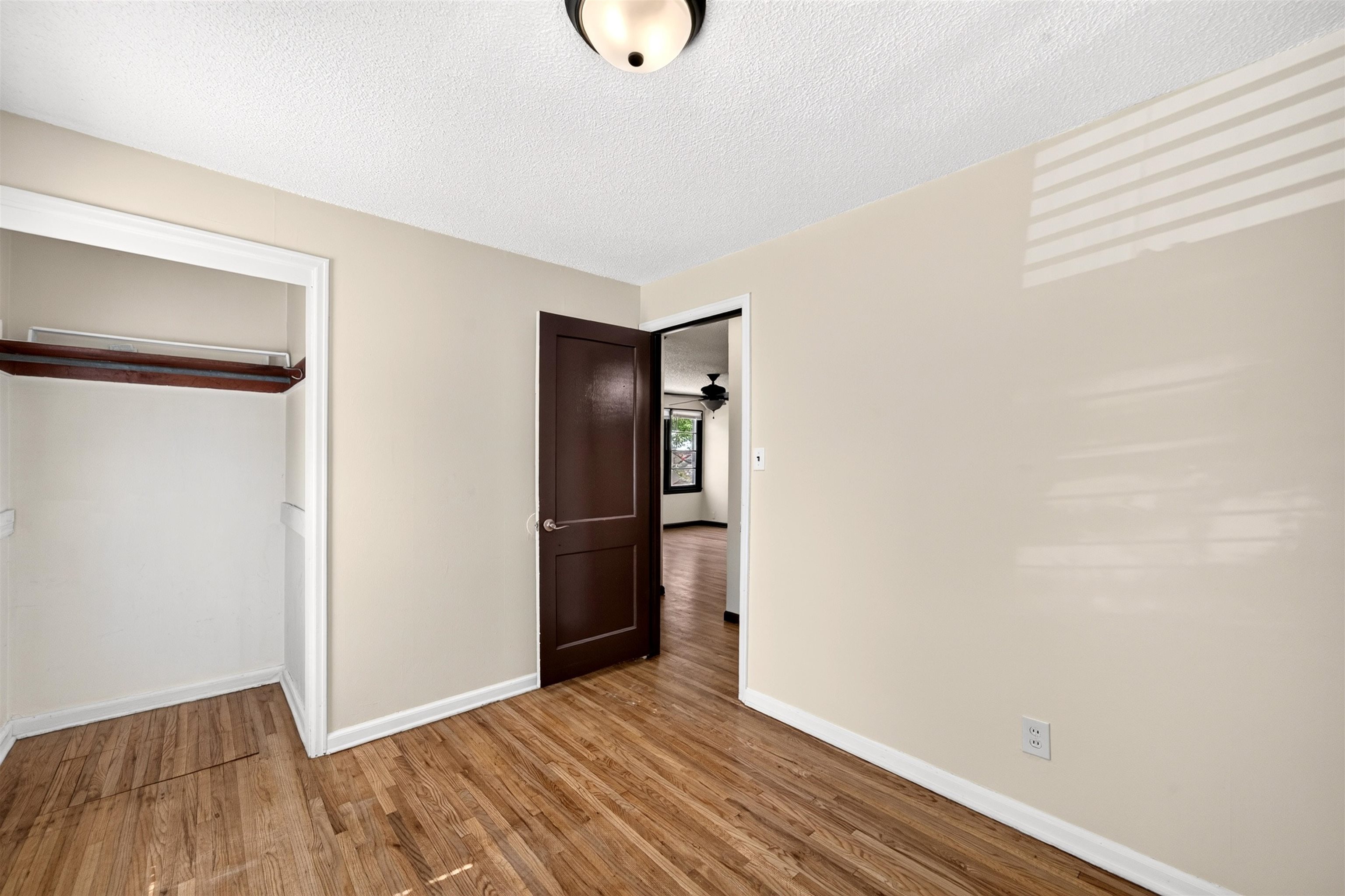 1008 Waverly St Property Photo 21