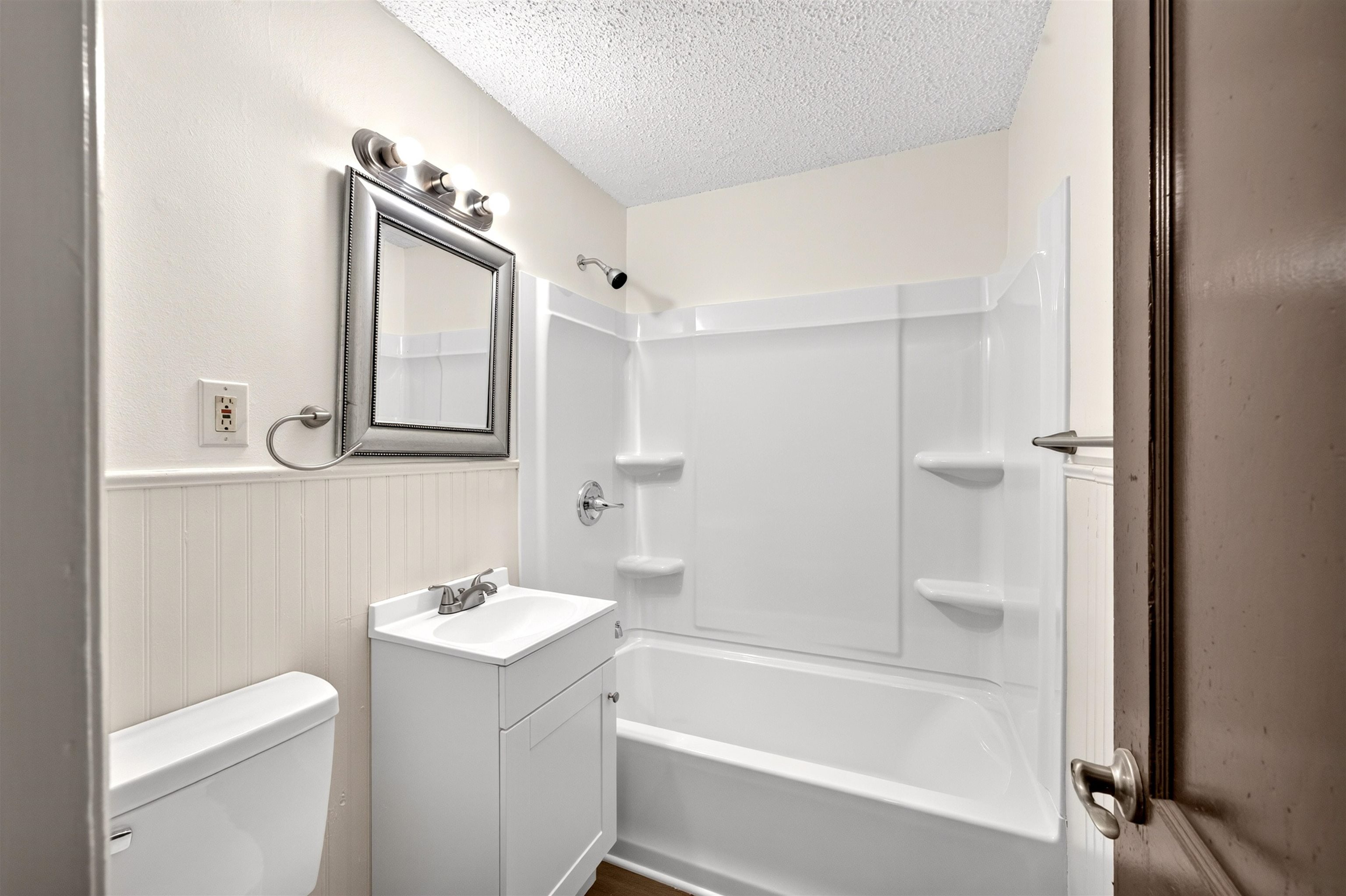 1008 Waverly St Property Photo 22