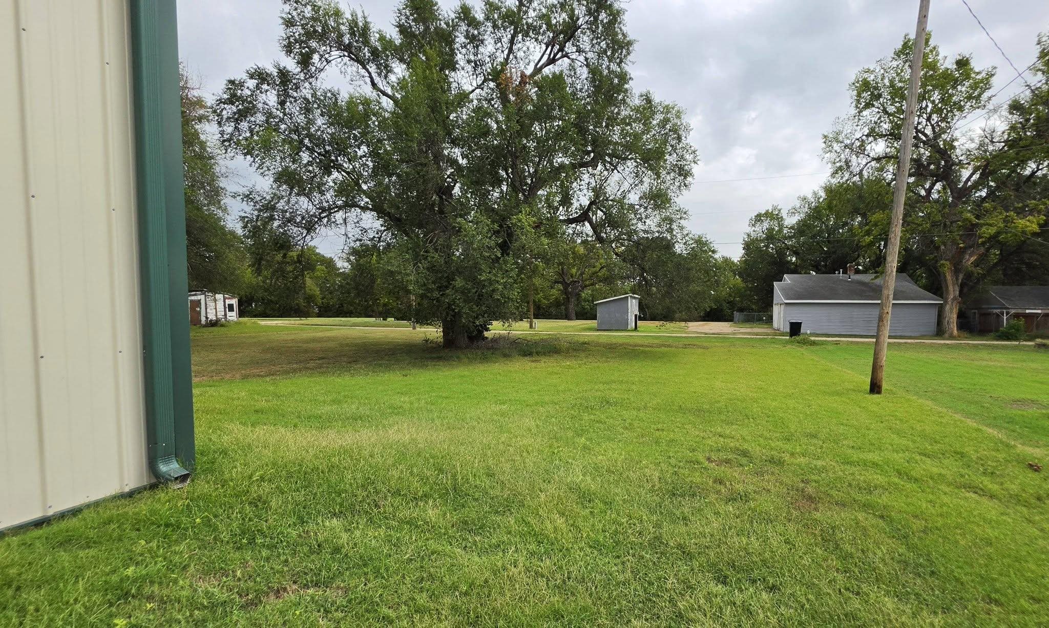 344 N Kansas Ave. Property Photo 10