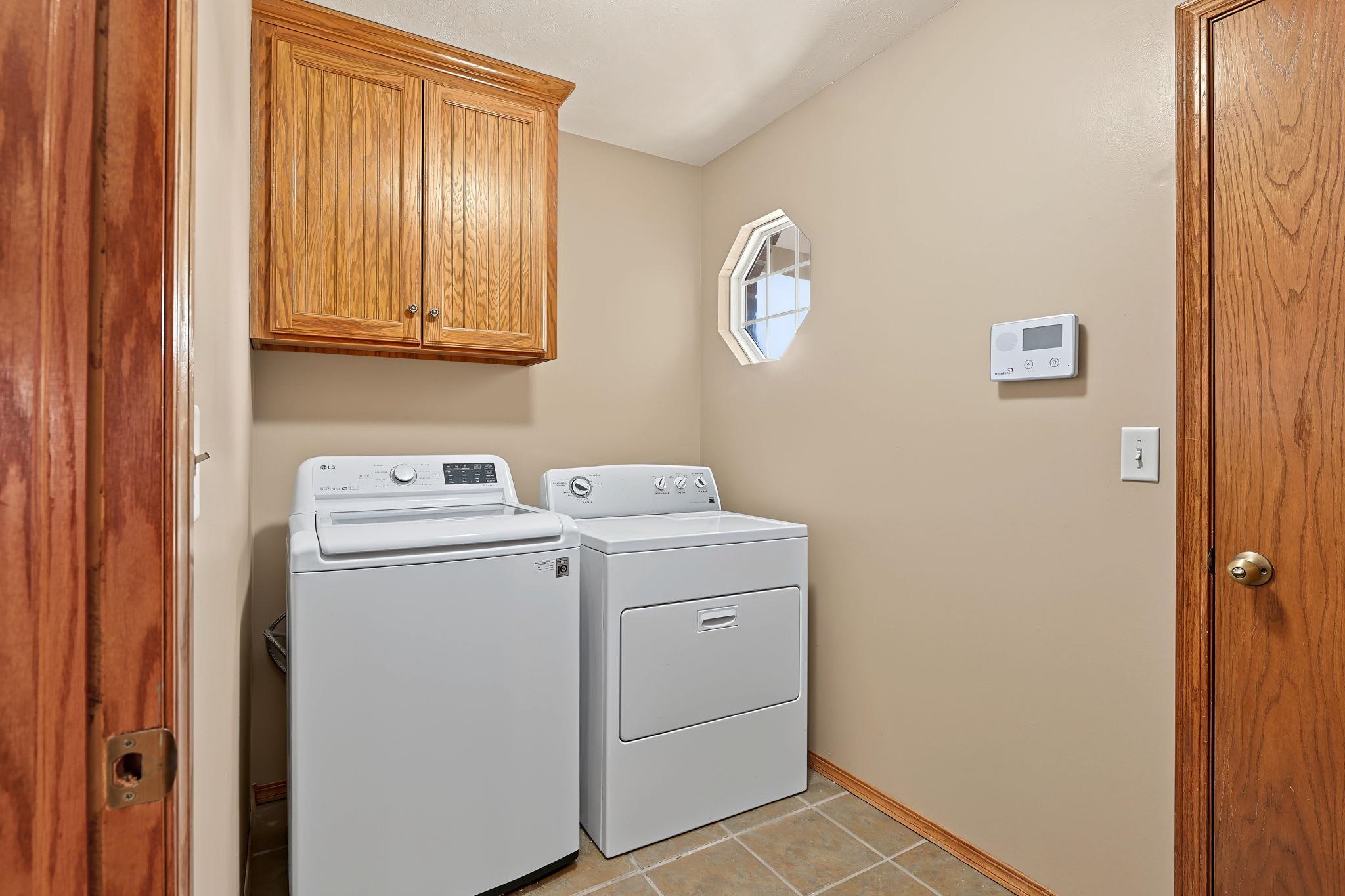2553 N Hazelwood Property Photo 15