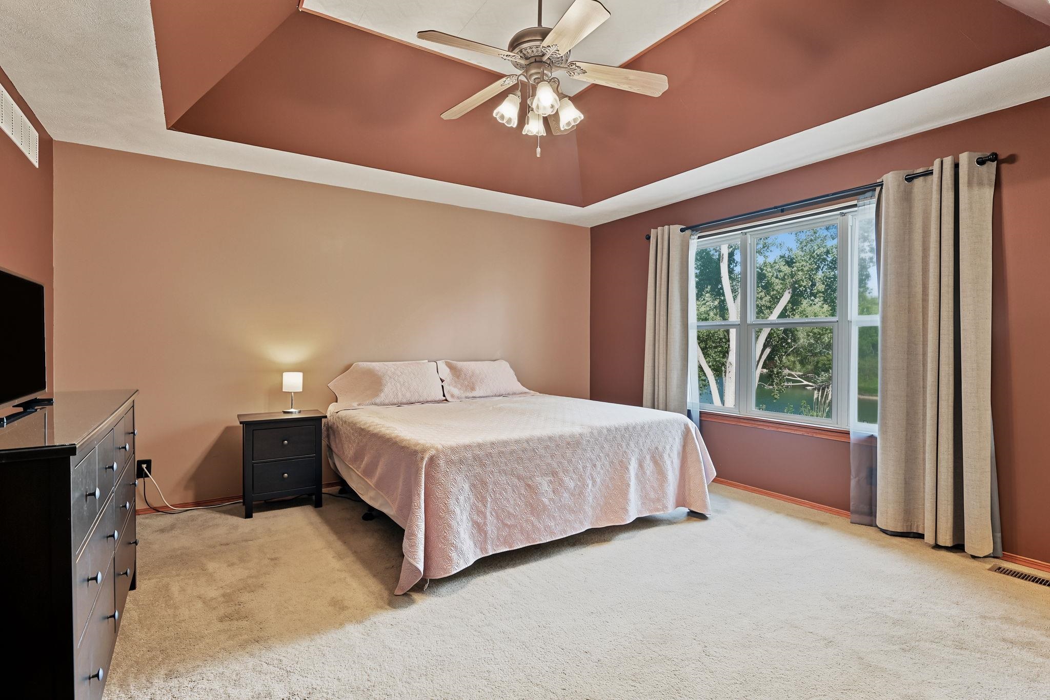 2553 N Hazelwood Property Photo 16