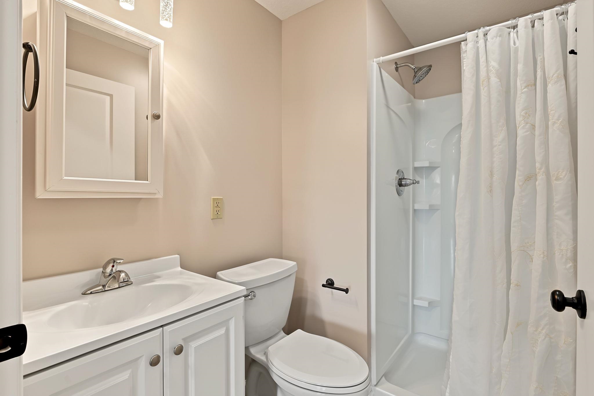 2553 N Hazelwood Property Photo 26