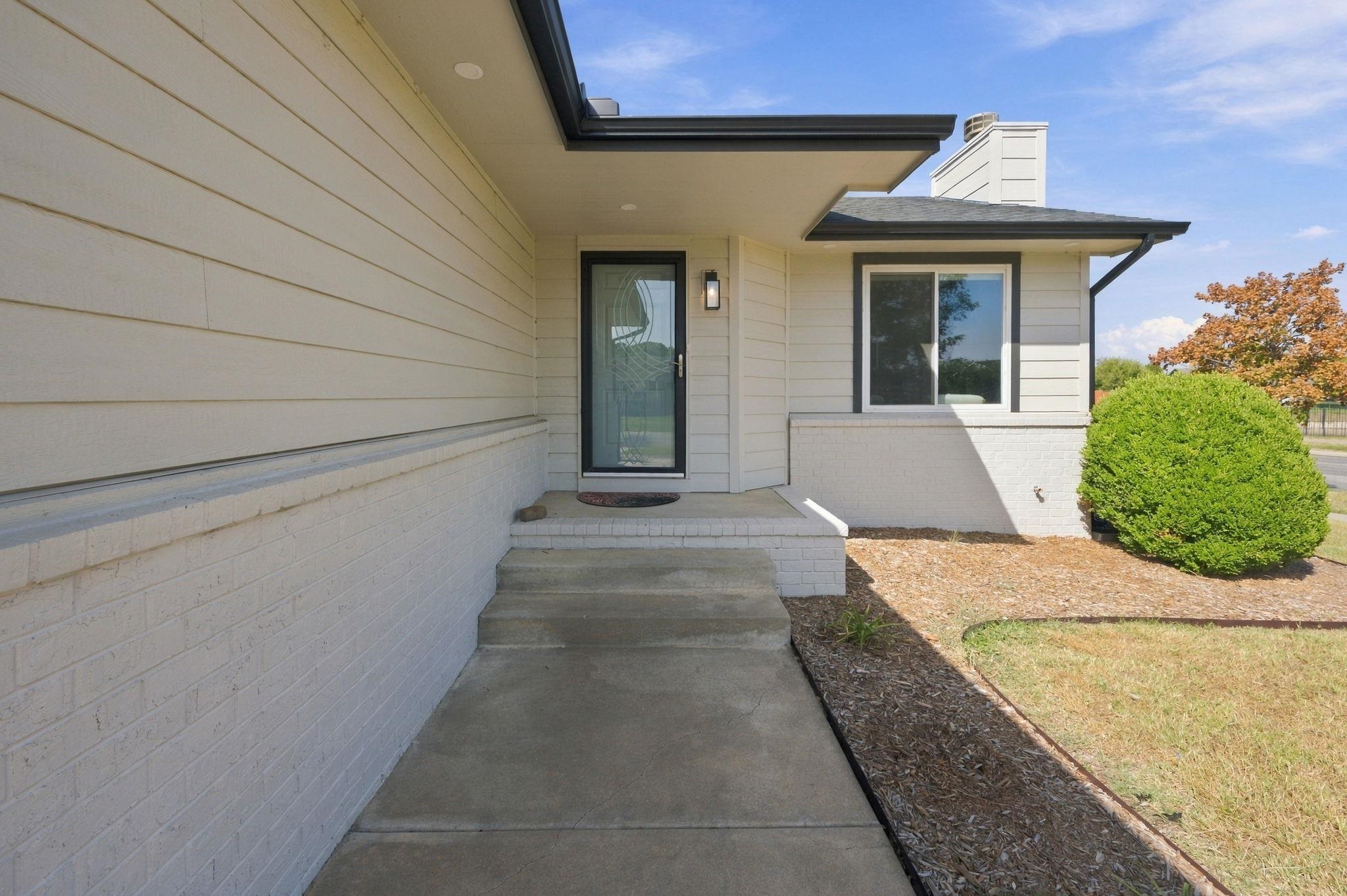 1257 N Seasons St Property Photo 5