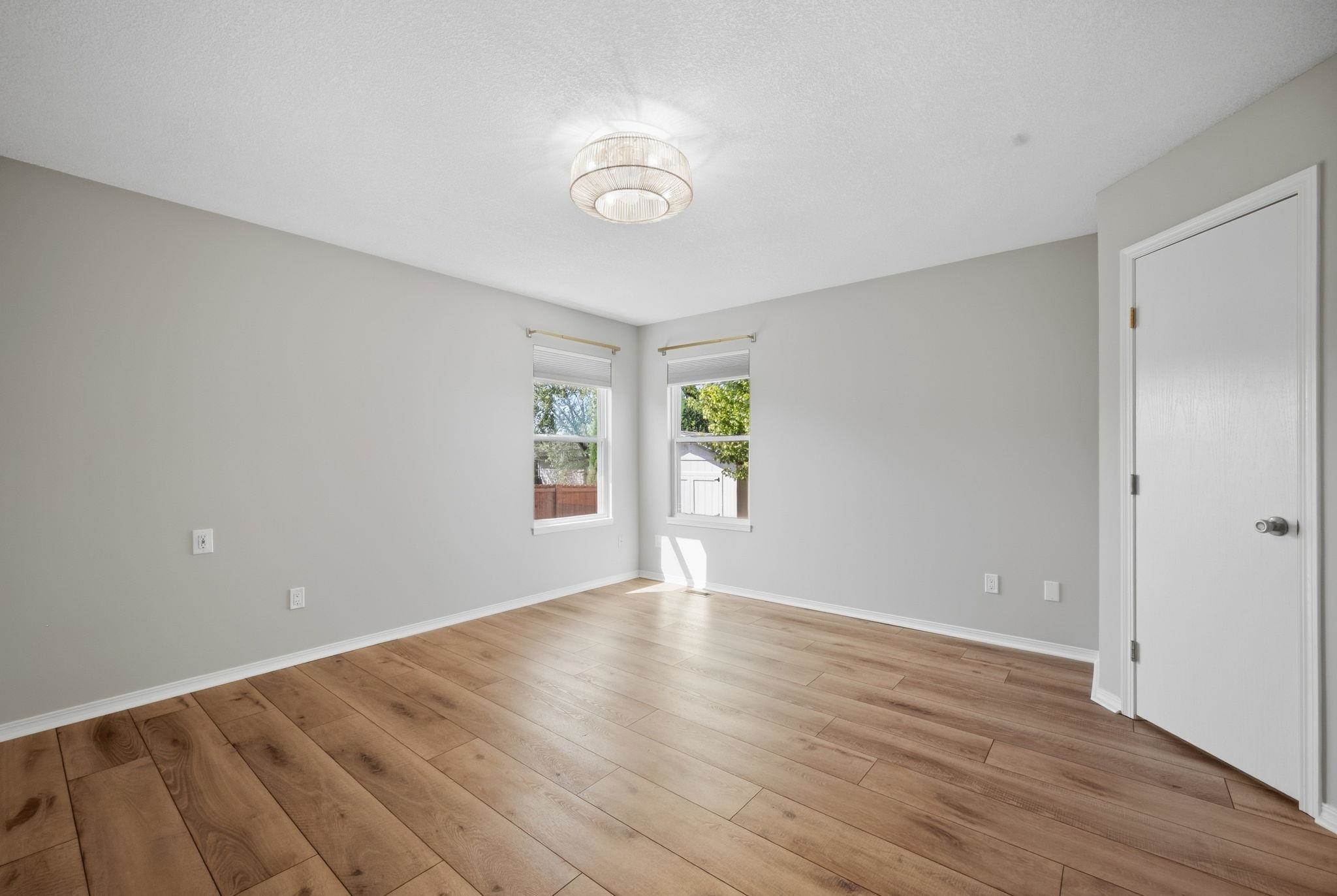 1257 N Seasons St Property Photo 18