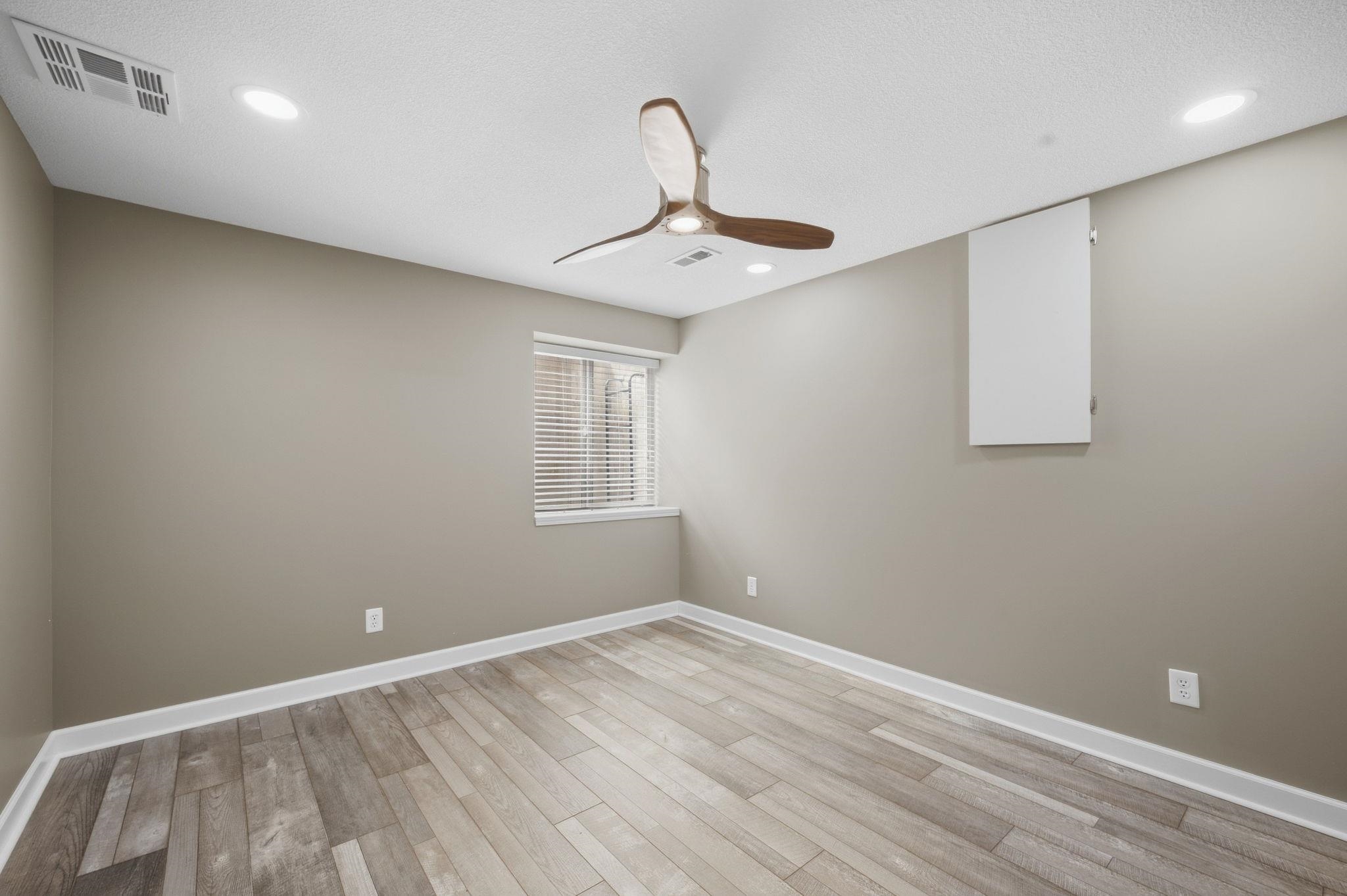 1257 N Seasons St Property Photo 25