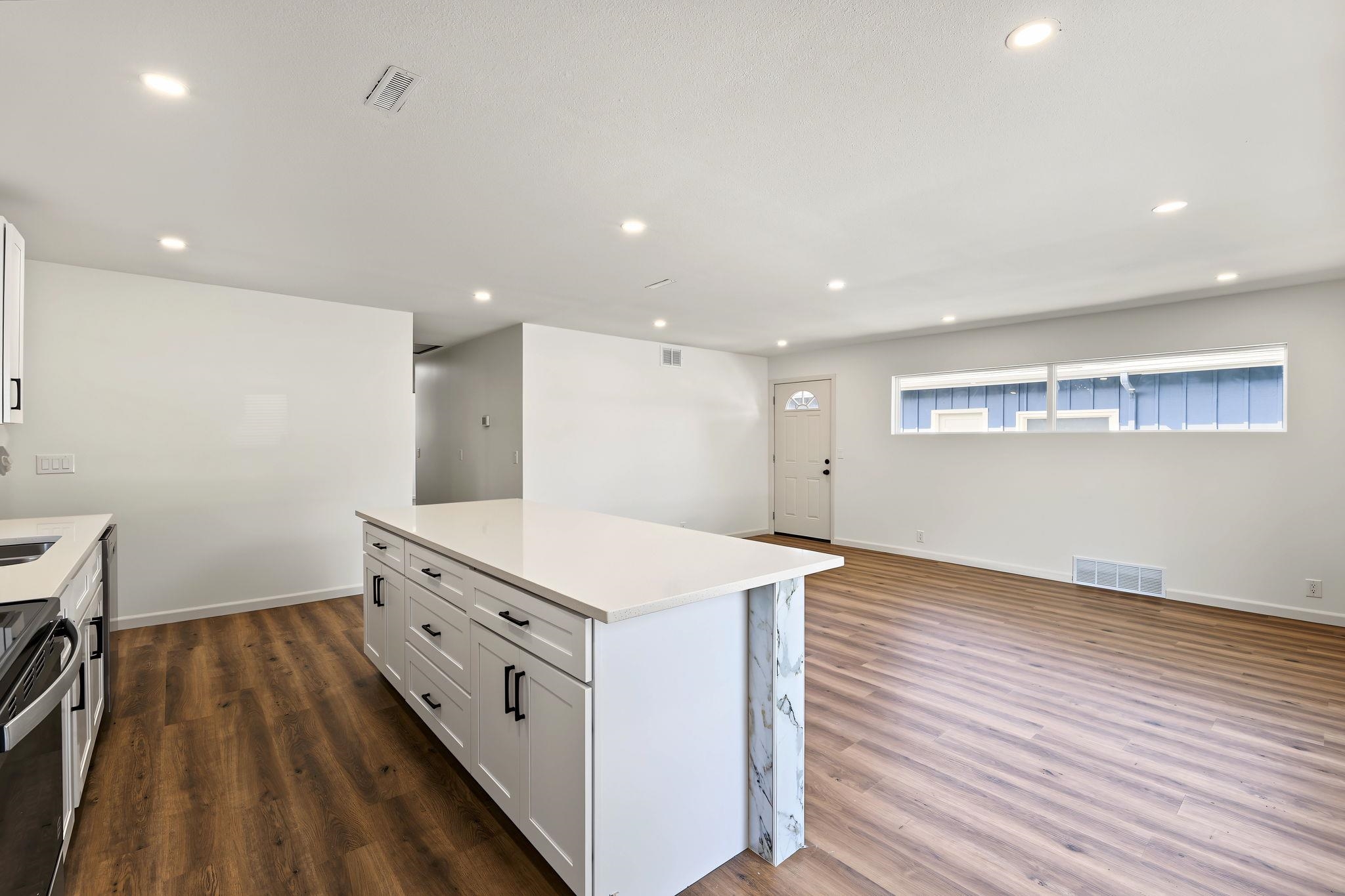 3513 W Pecos Property Photo 8