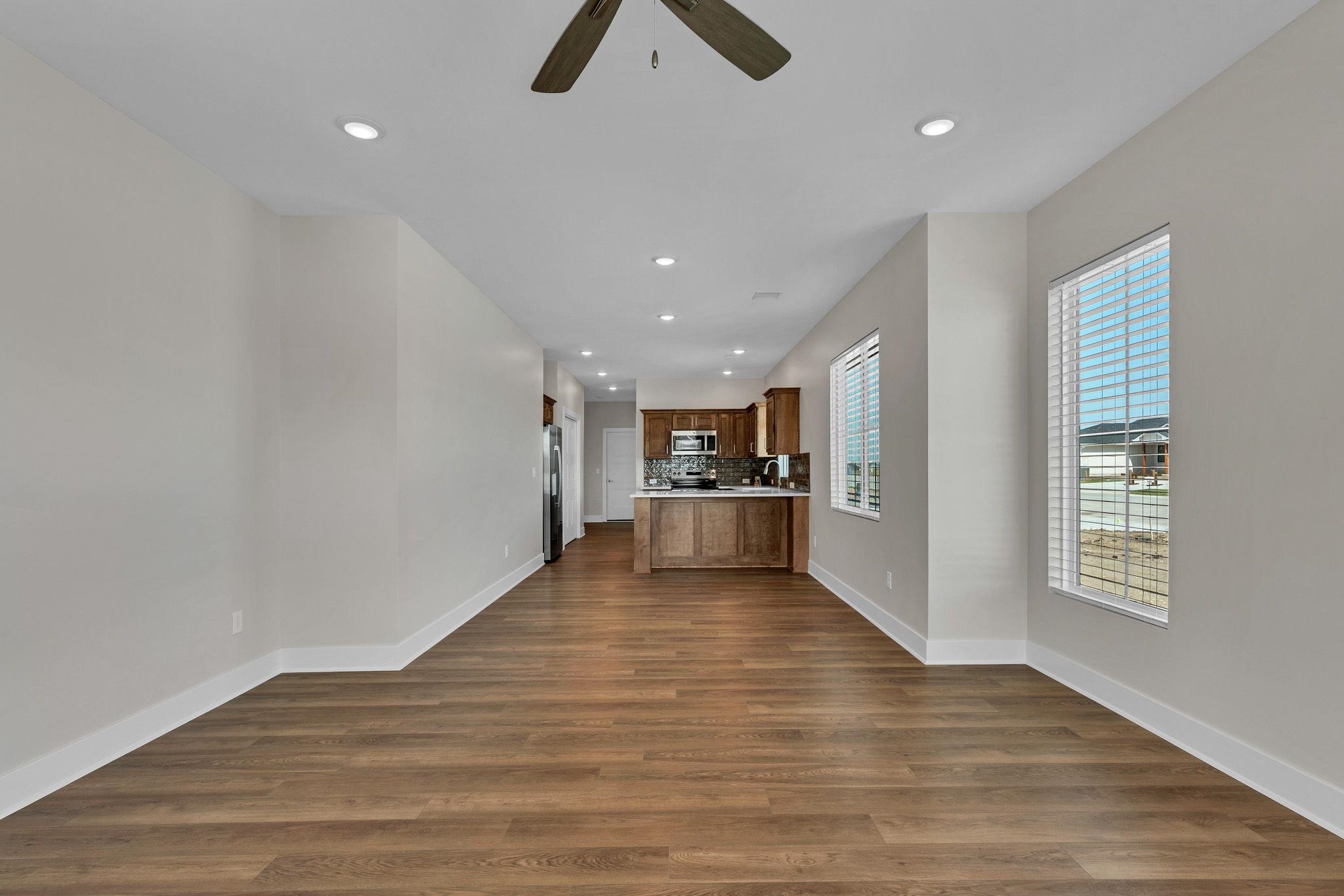 5854 Central Park Court Property Photo 6