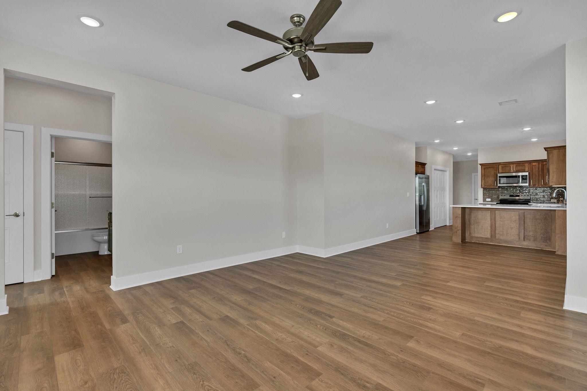 5854 Central Park Court Property Photo 7