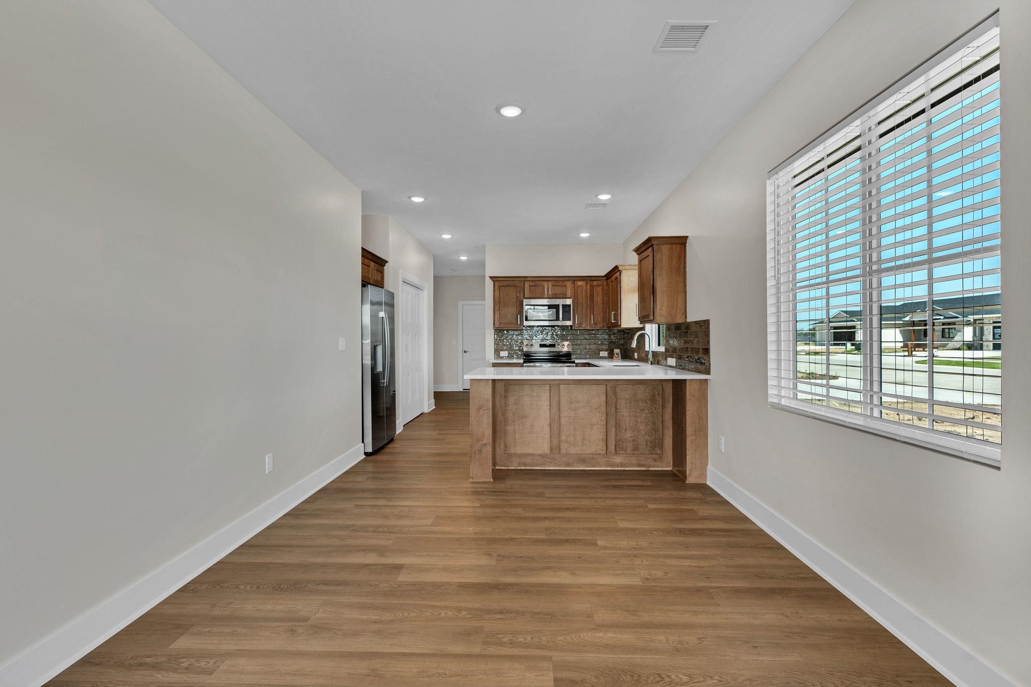 5854 Central Park Court Property Photo 8