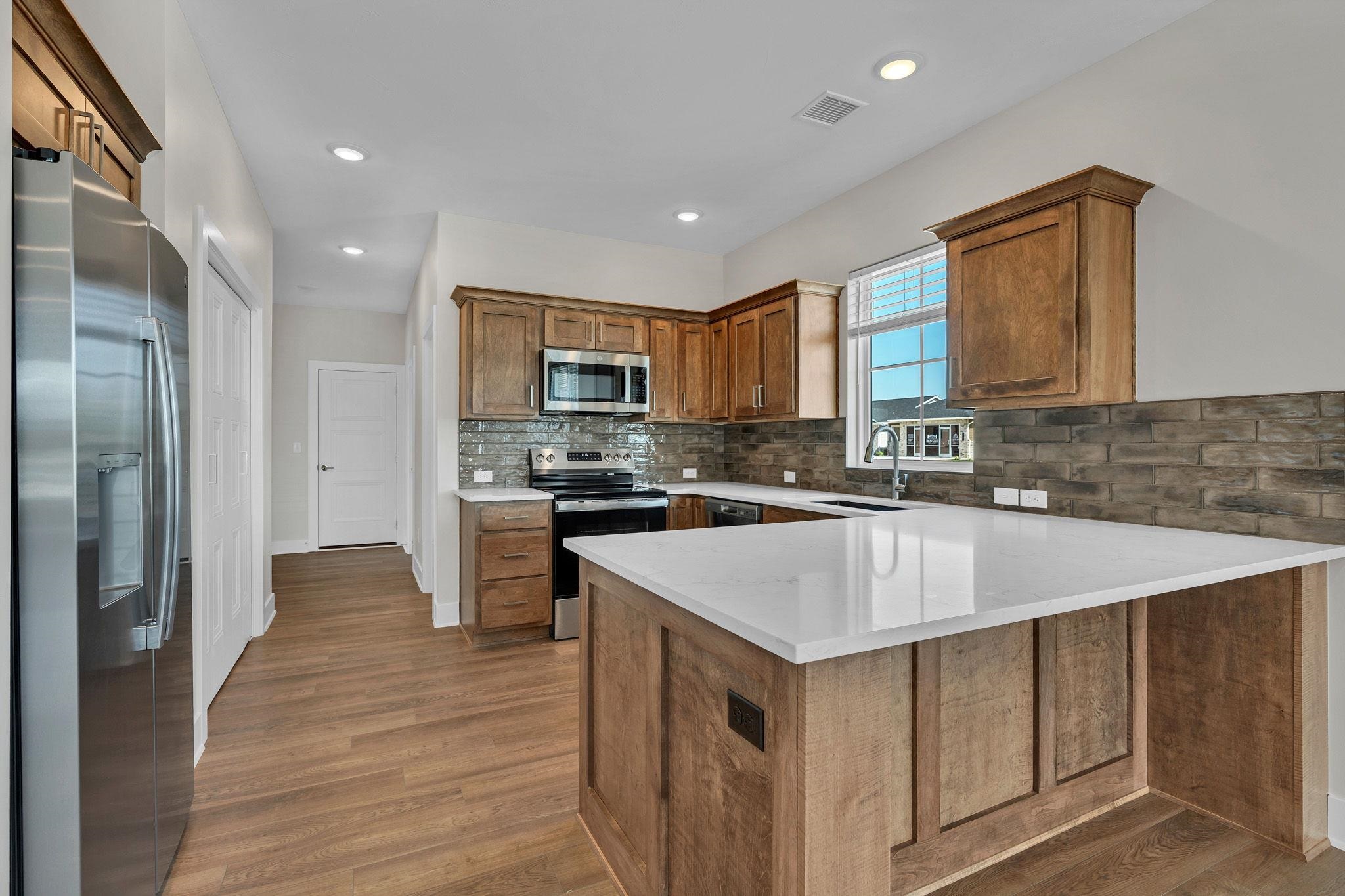 5854 Central Park Court Property Photo 10