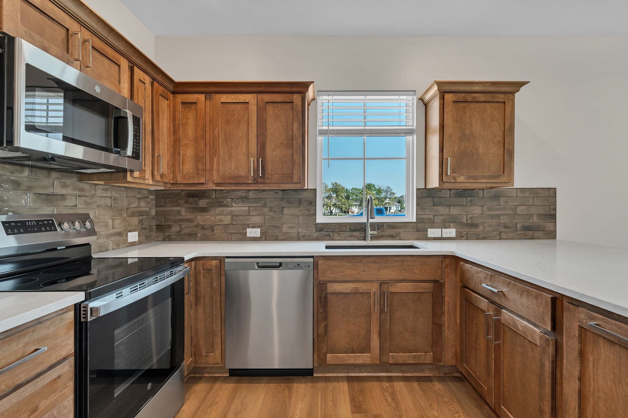 5854 Central Park Court Property Photo 11