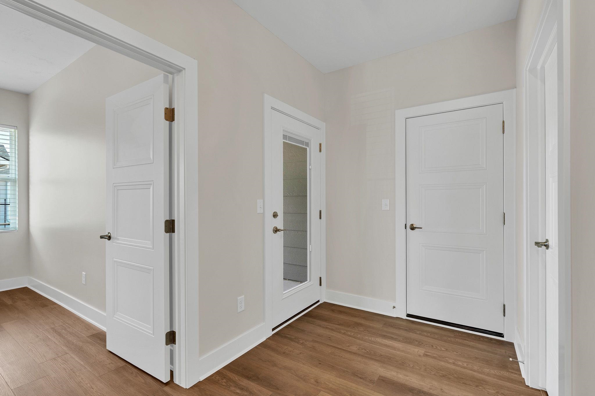 5854 Central Park Court Property Photo 15