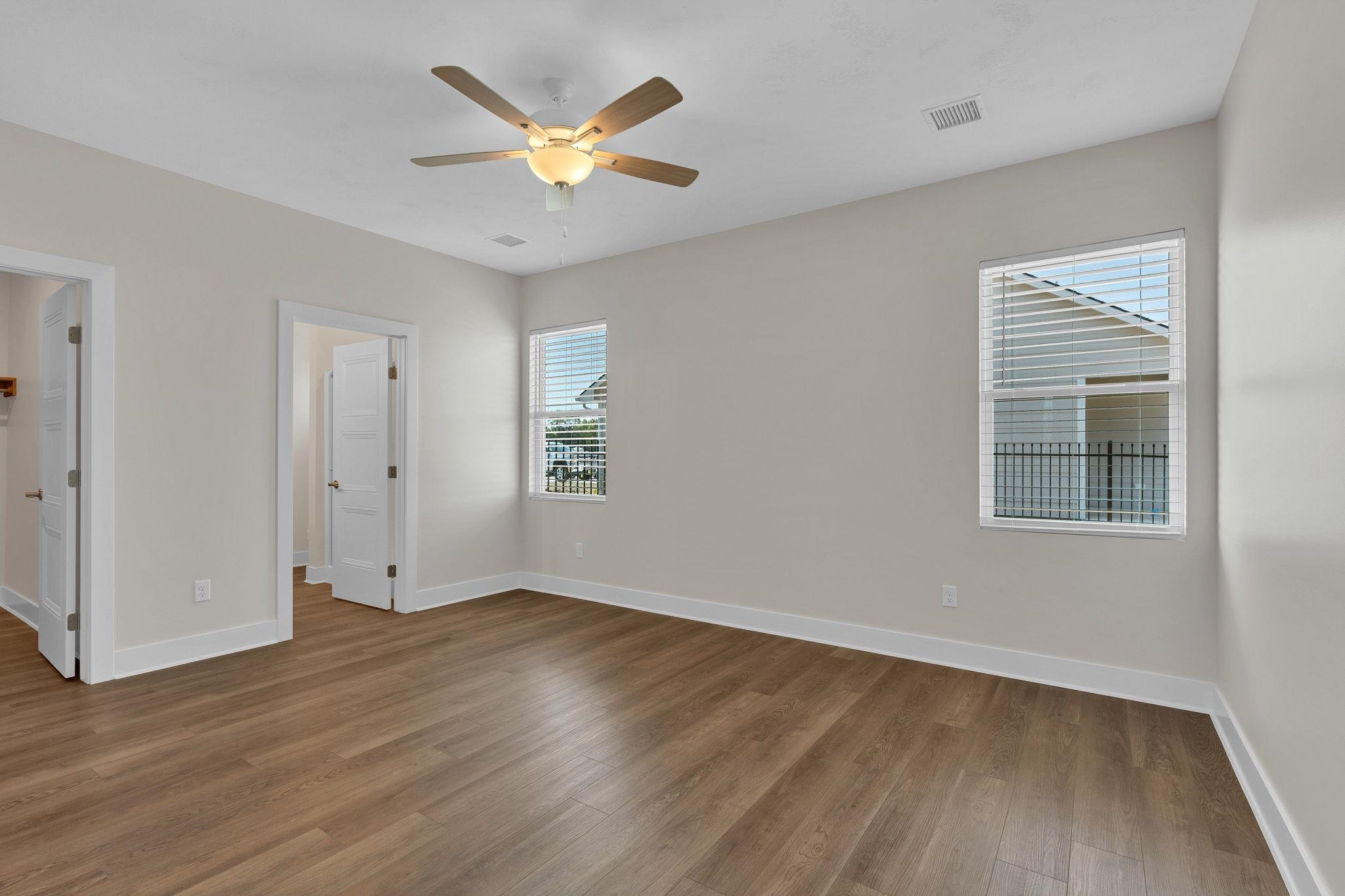 5854 Central Park Court Property Photo 16