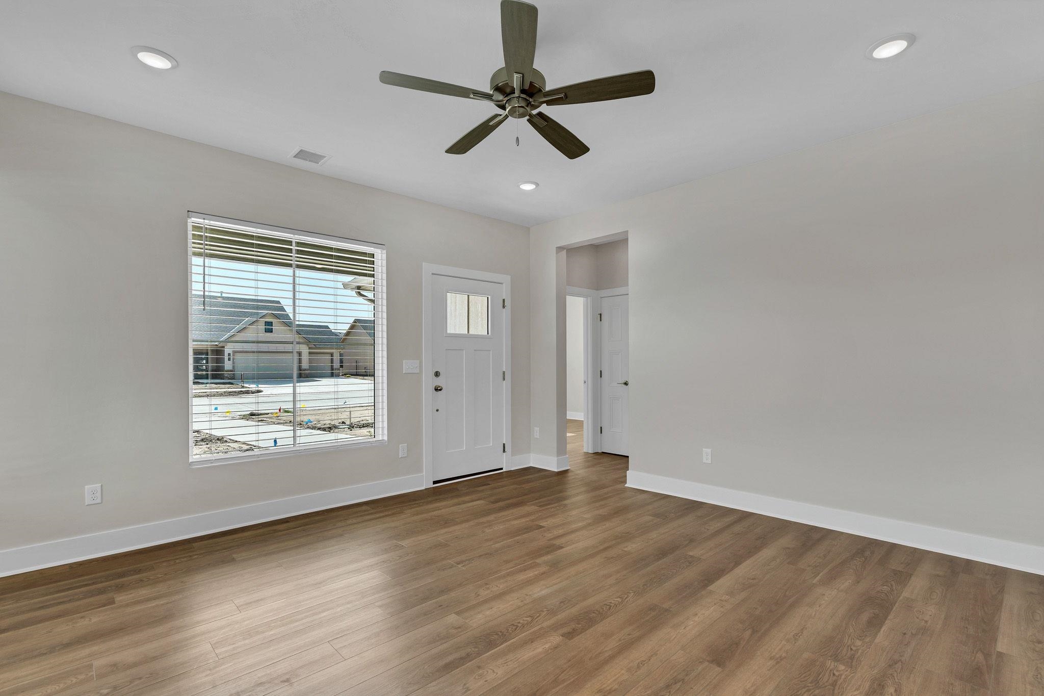 5854 Central Park Court Property Photo 21