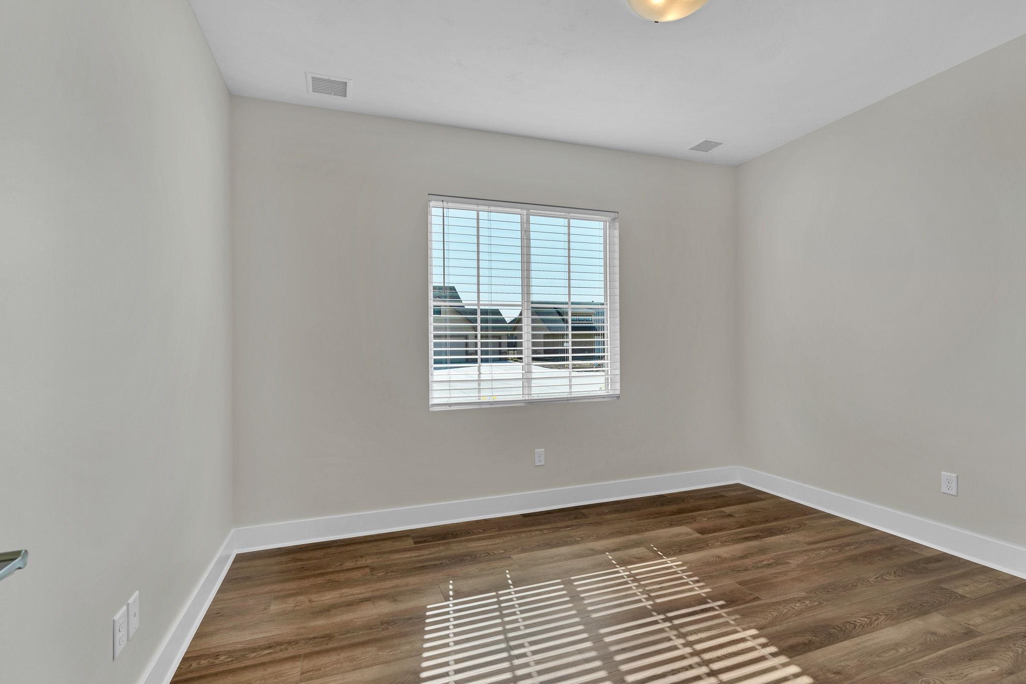 5854 Central Park Court Property Photo 22