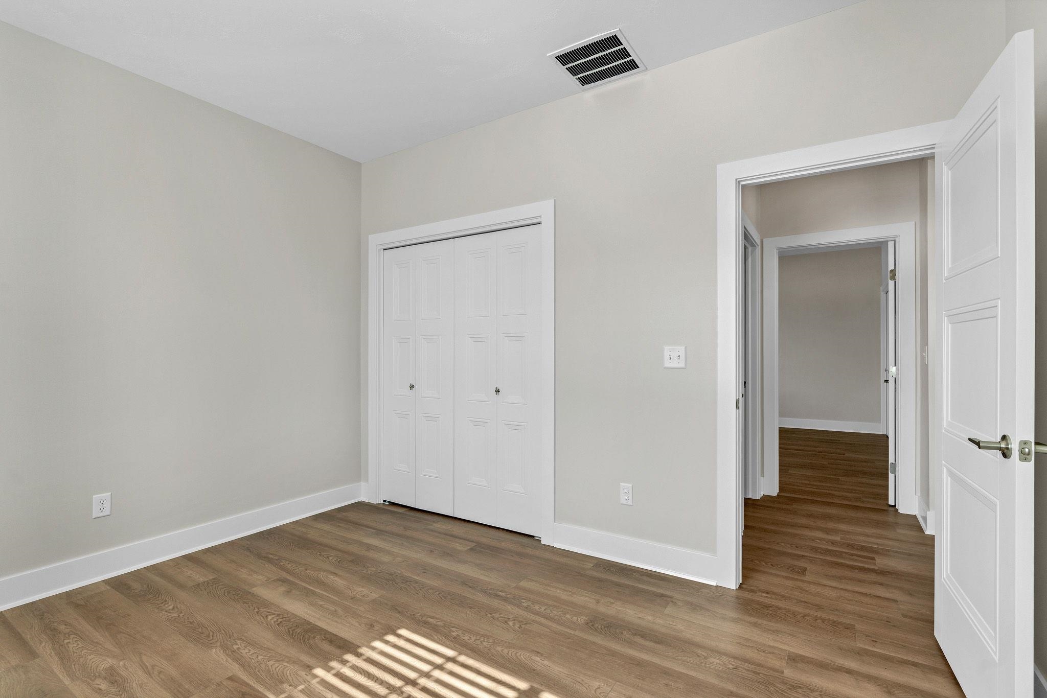 5854 Central Park Court Property Photo 24