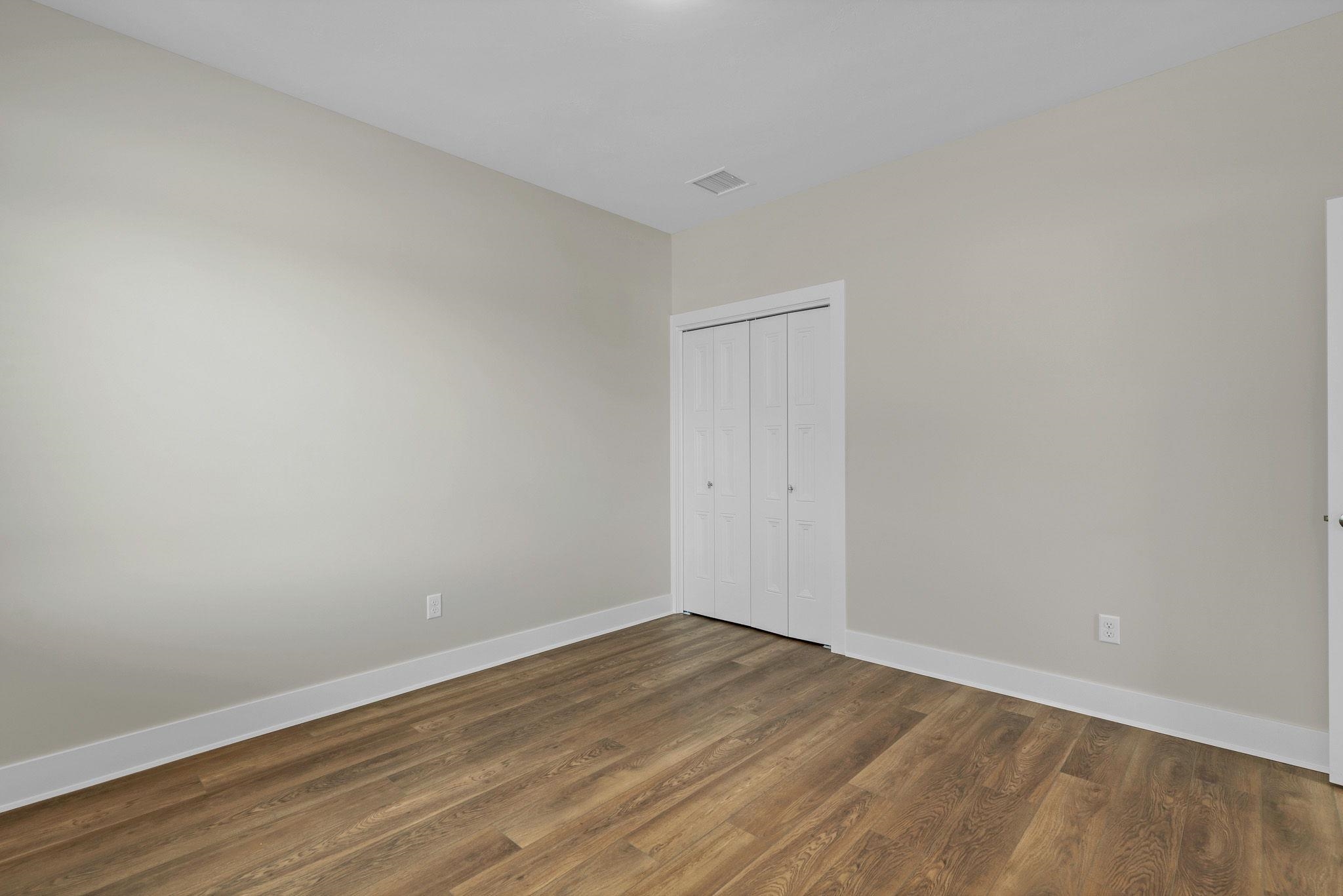 5854 Central Park Court Property Photo 26