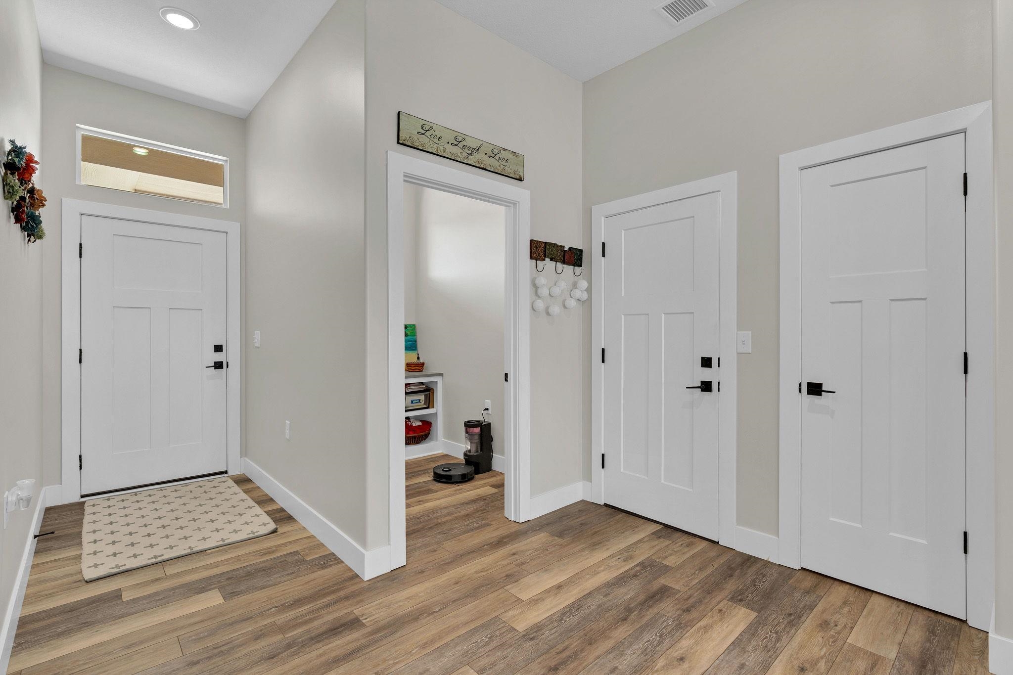 744 N Thornton Property Photo 4